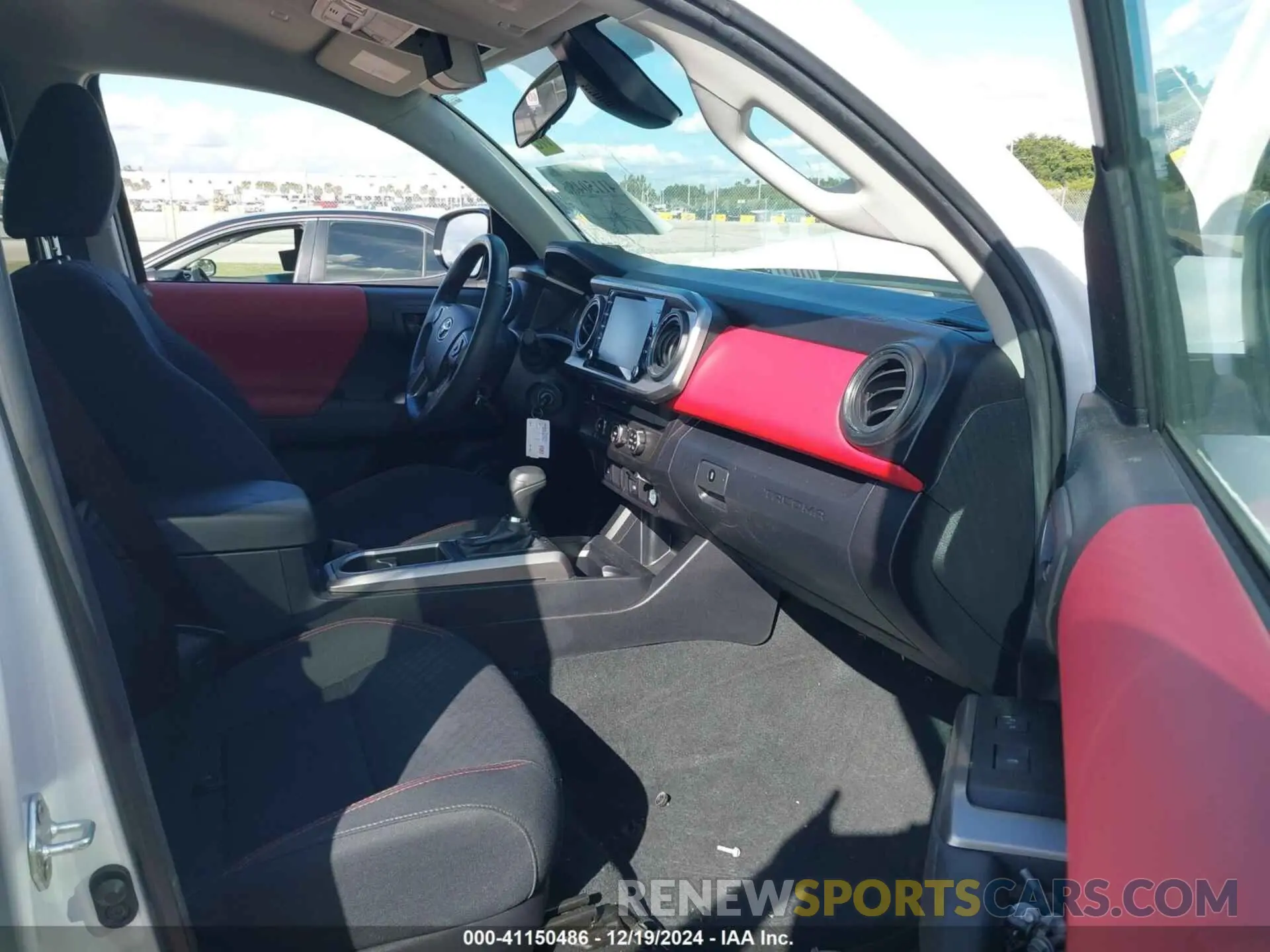 5 fotografías del automóvil dañado 3TYAX5GNXPT072480 TOYOTA TACOMA 2023
