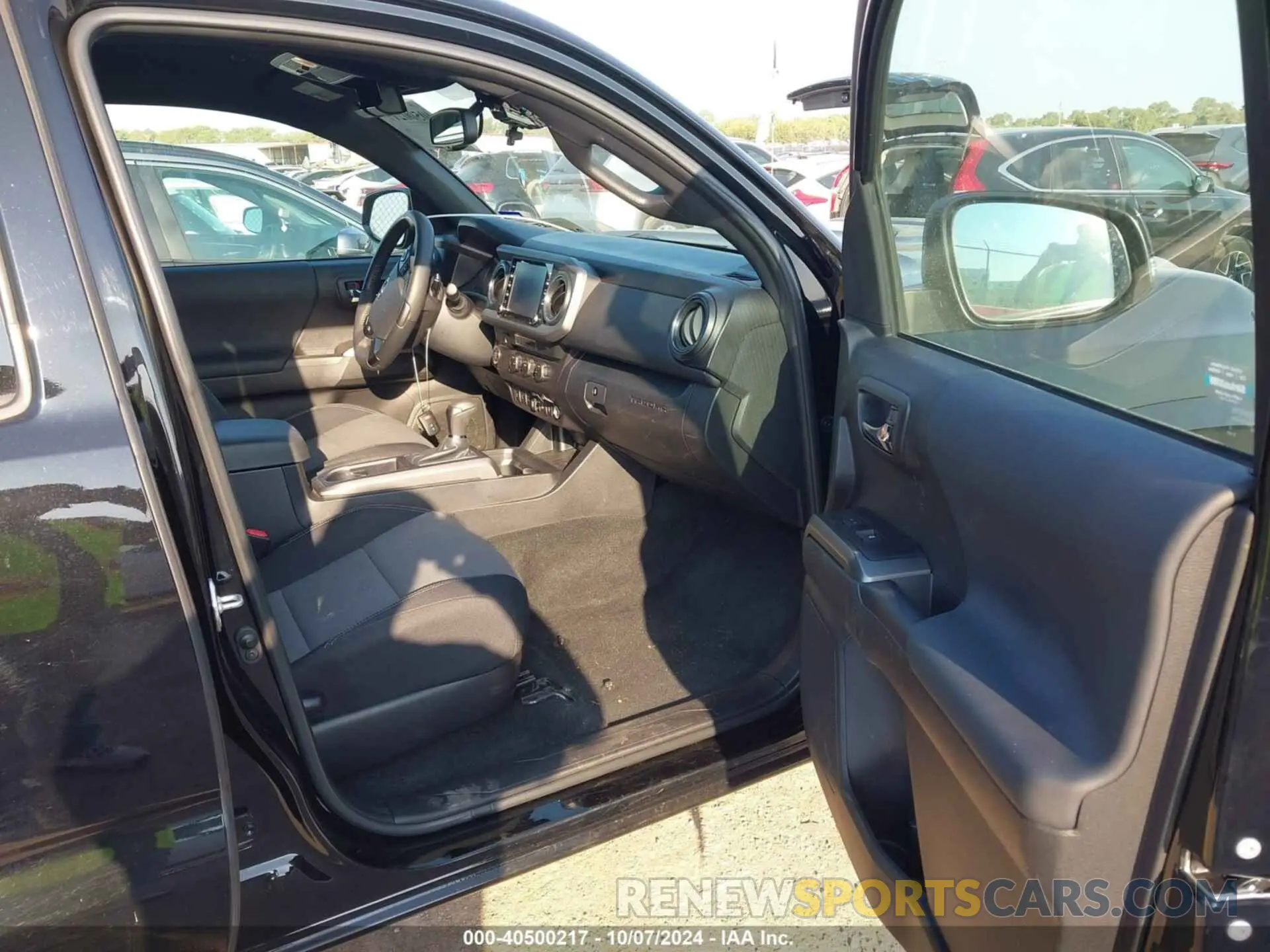 5 fotografías del automóvil dañado 3TYAZ5CN0PT032909 TOYOTA TACOMA 2023