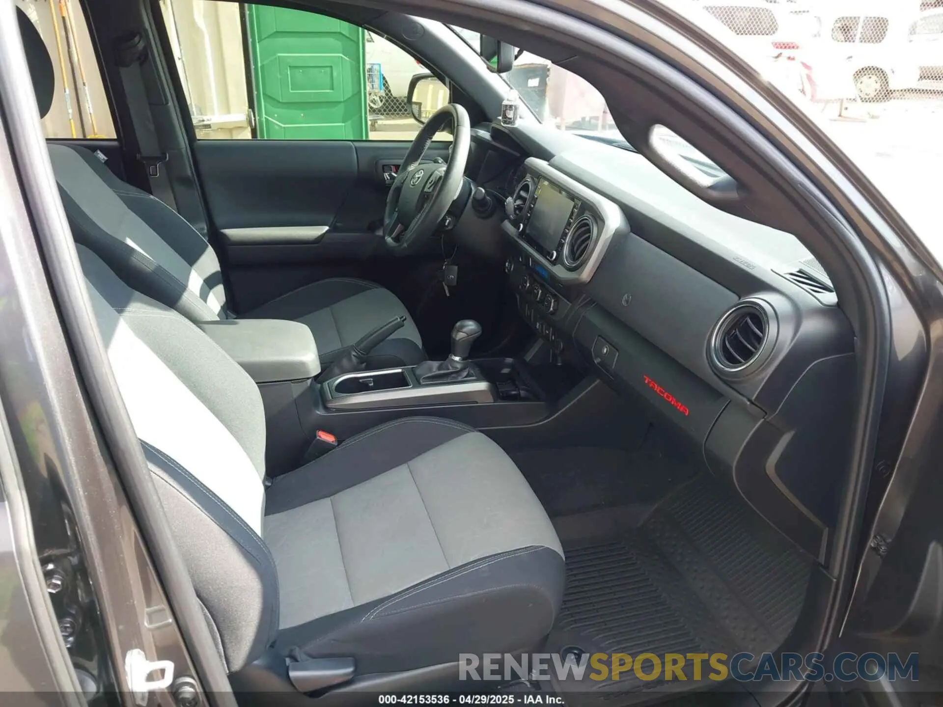 5 fotografías del automóvil dañado 3TYAZ5CN0PT033154 TOYOTA TACOMA 2023