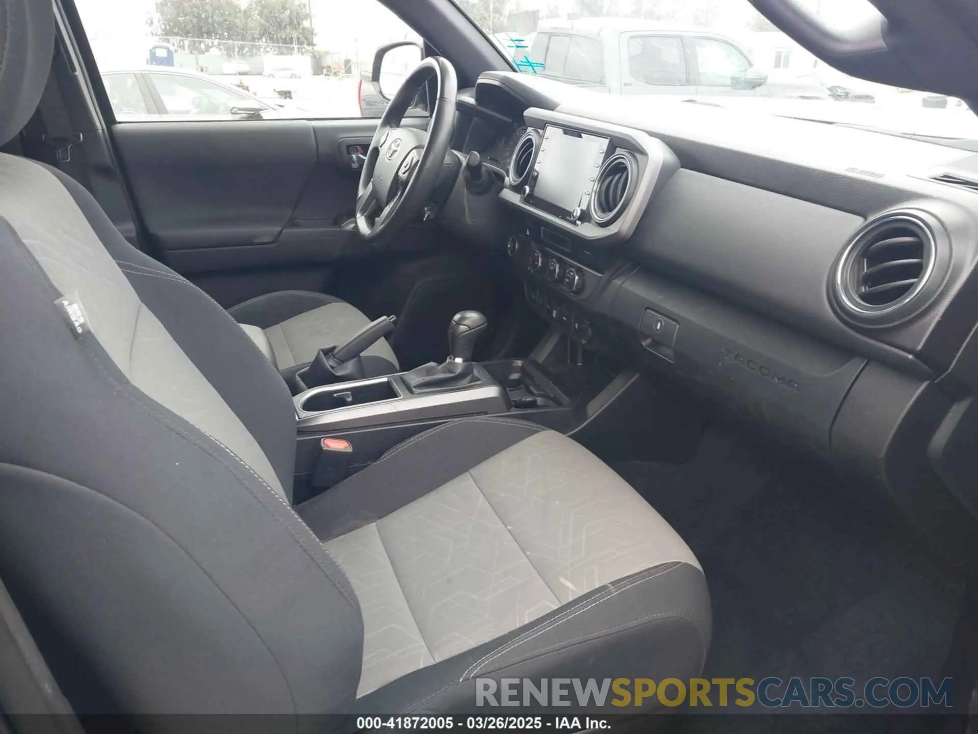 5 fotografías del automóvil dañado 3TYAZ5CN1PT041683 TOYOTA TACOMA 2023