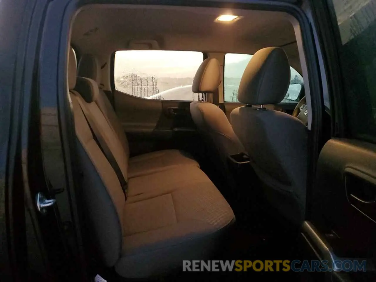 10 fotografías del automóvil dañado 3TYAZ5CN3PT033455 TOYOTA TACOMA 2023