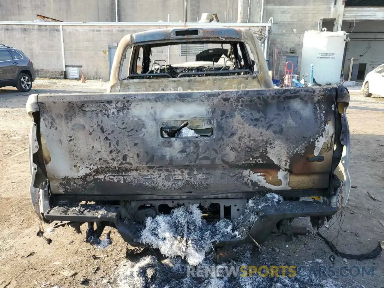 6 fotografías del automóvil dañado 3TYAZ5CN4PT031164 TOYOTA TACOMA 2023