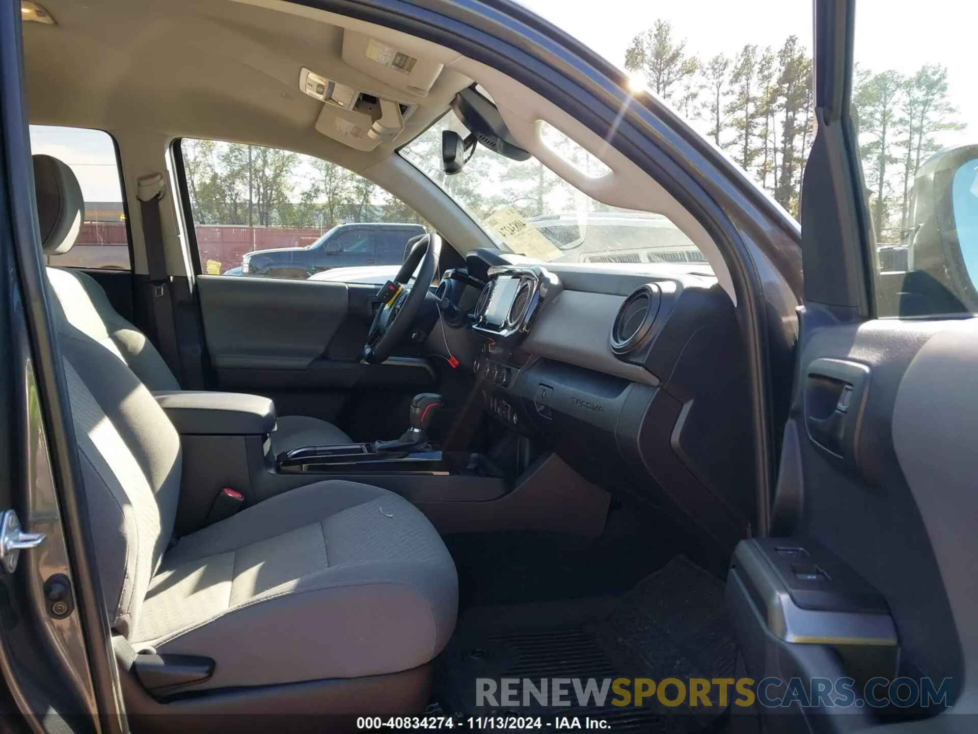 5 fotografías del automóvil dañado 3TYAZ5CN7PT034981 TOYOTA TACOMA 2023
