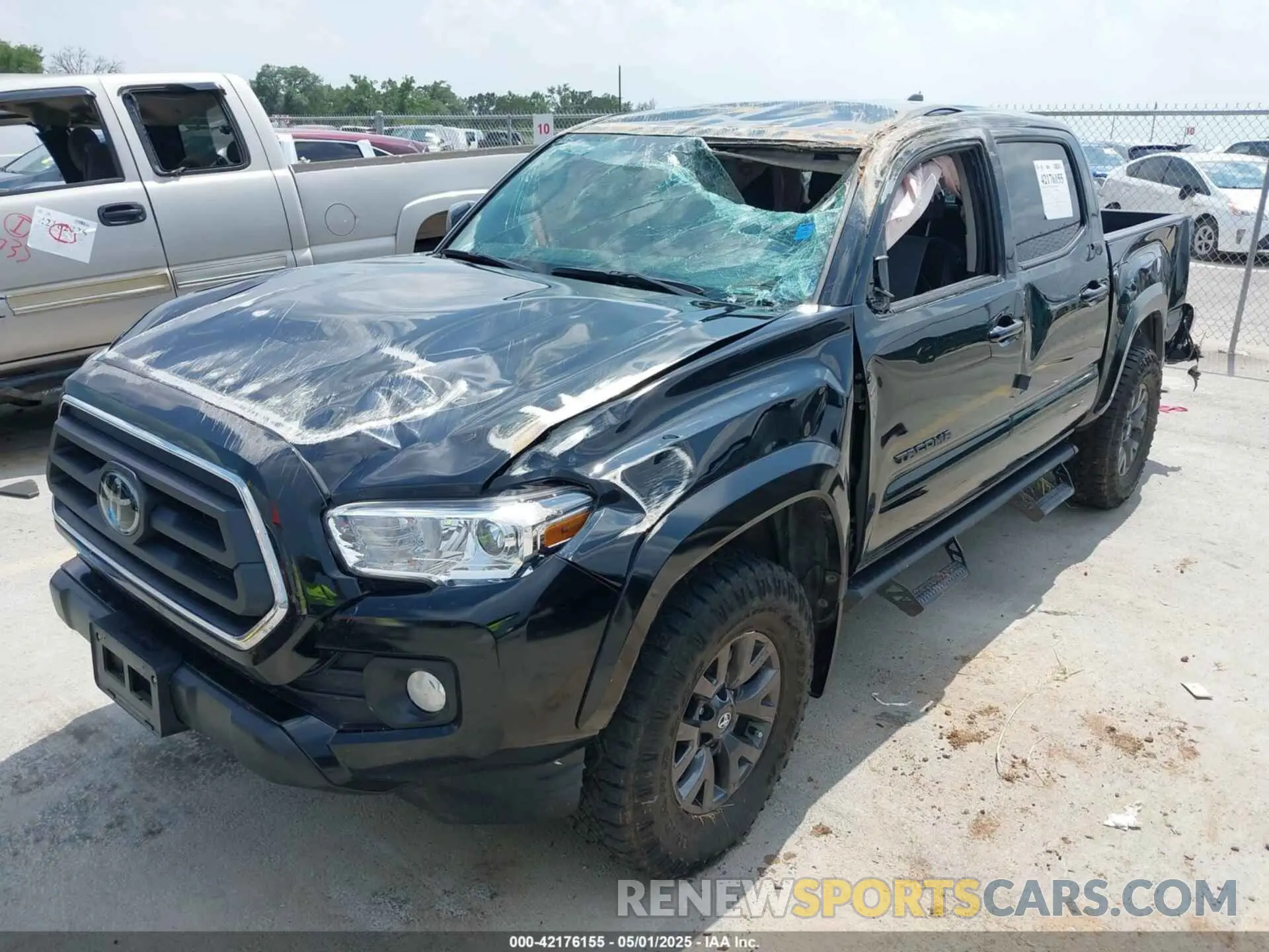 2 fotografías del automóvil dañado 3TYAZ5CNXPT030570 TOYOTA TACOMA 2023