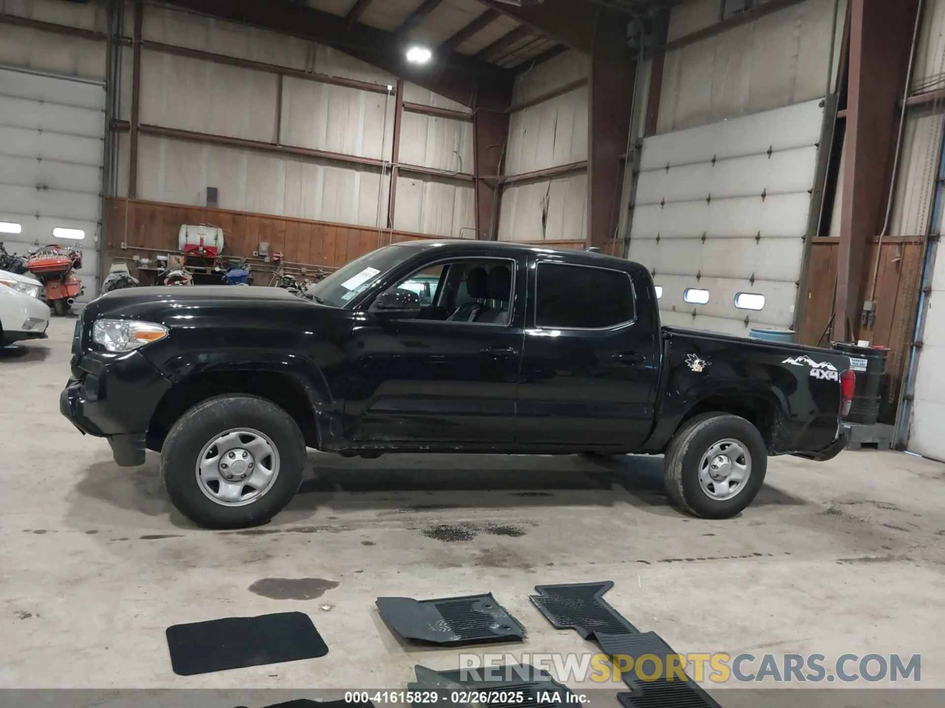 14 fotografías del automóvil dañado 3TYCZ5AN0PT104722 TOYOTA TACOMA 2023