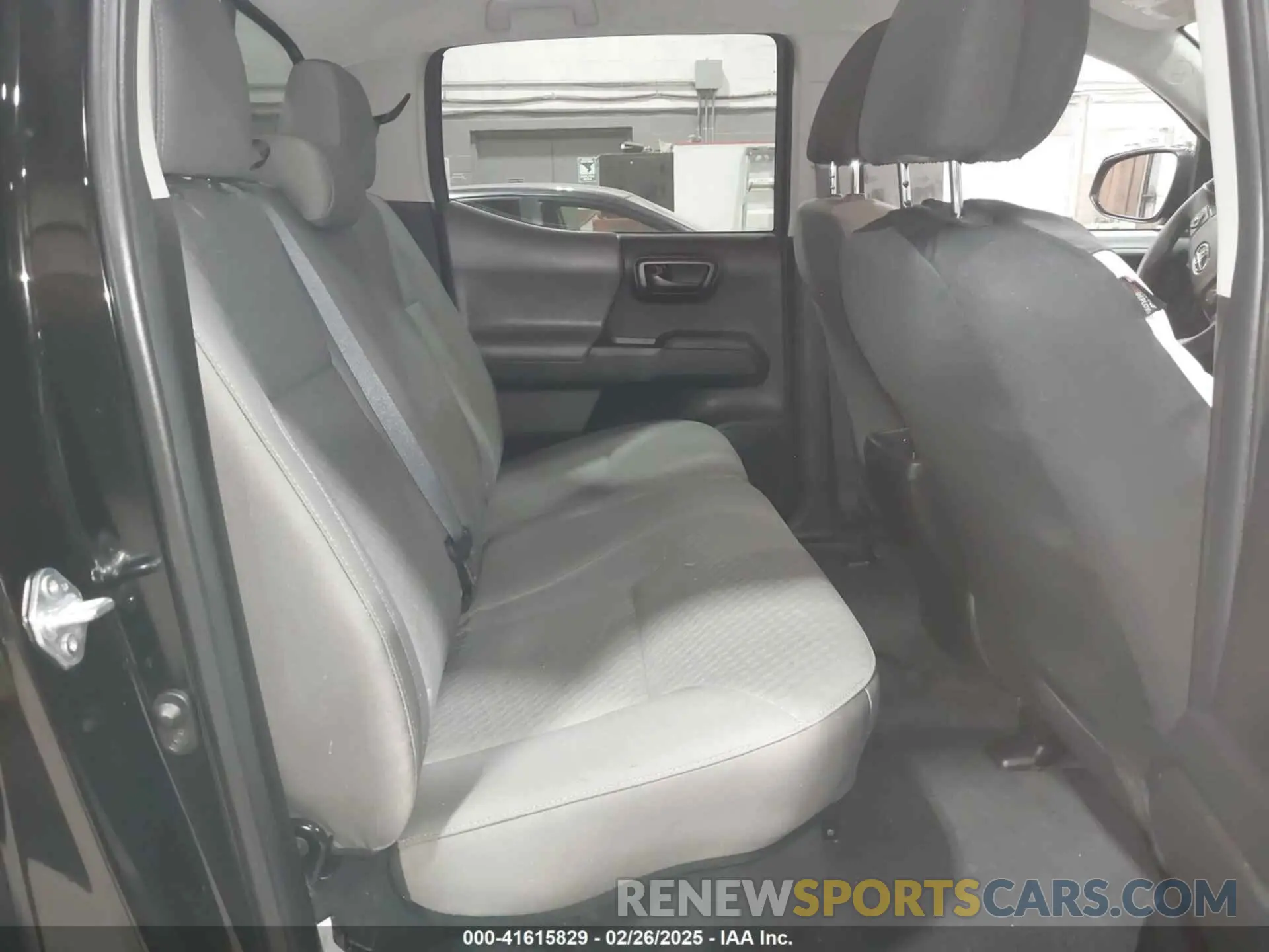 8 fotografías del automóvil dañado 3TYCZ5AN0PT104722 TOYOTA TACOMA 2023
