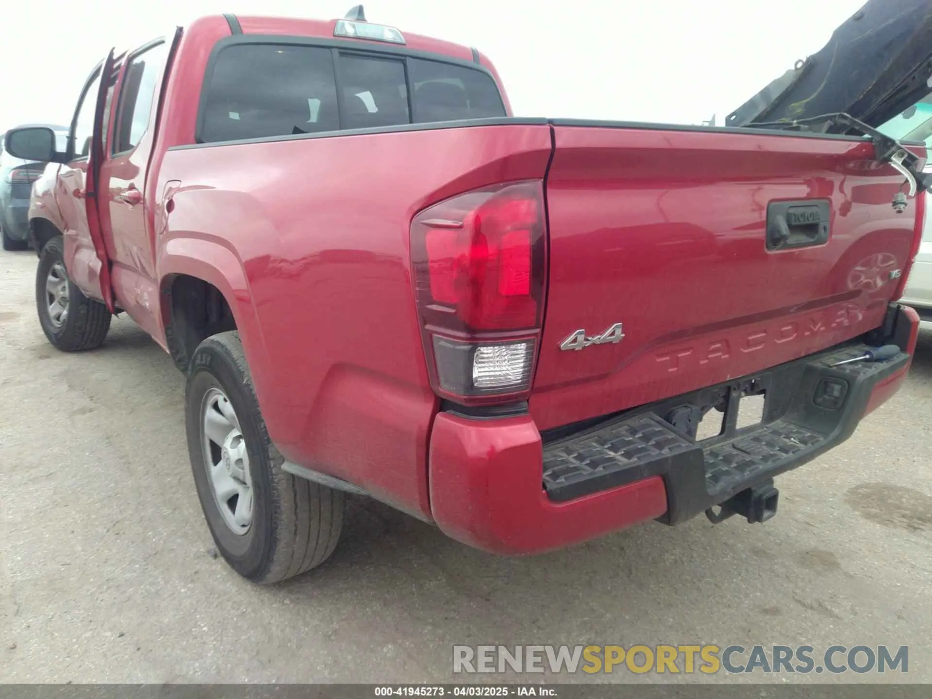 3 fotografías del automóvil dañado 3TYCZ5AN0PT140362 TOYOTA TACOMA 2023