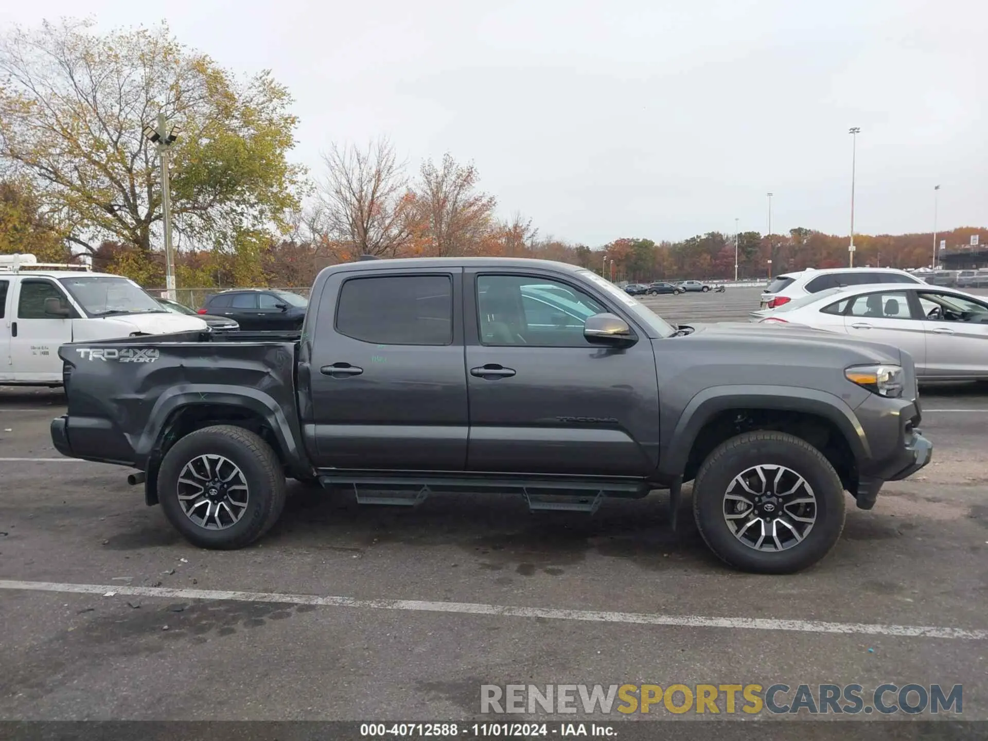 13 fotografías del automóvil dañado 3TYCZ5AN1PT132917 TOYOTA TACOMA 2023