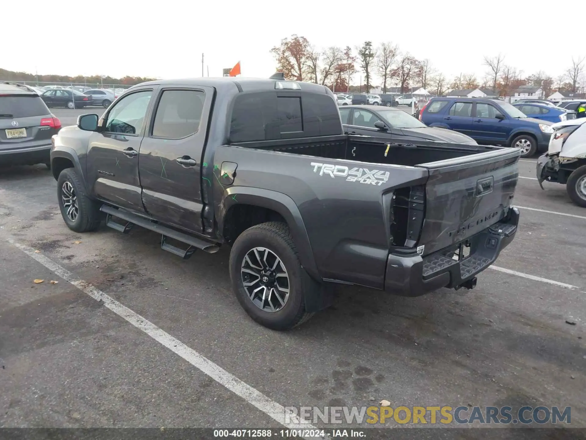 3 fotografías del automóvil dañado 3TYCZ5AN1PT132917 TOYOTA TACOMA 2023