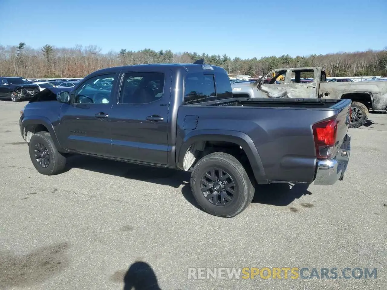 2 fotografías del automóvil dañado 3TYCZ5AN1PT135218 TOYOTA TACOMA 2023
