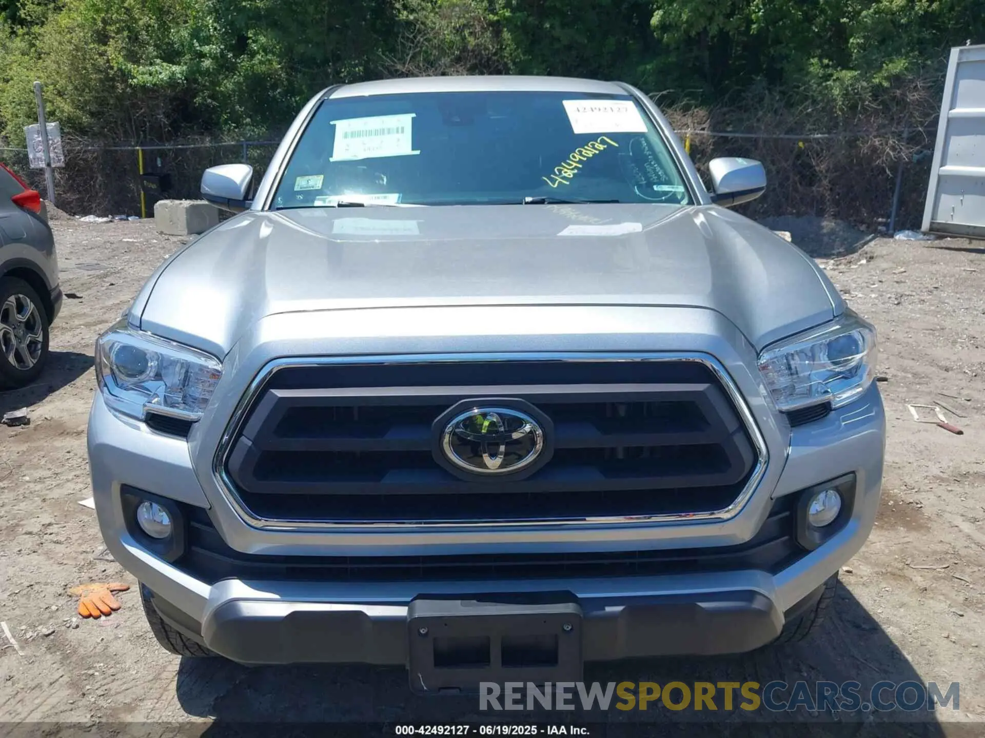 13 fotografías del automóvil dañado 3TYCZ5AN2PT141576 TOYOTA TACOMA 2023