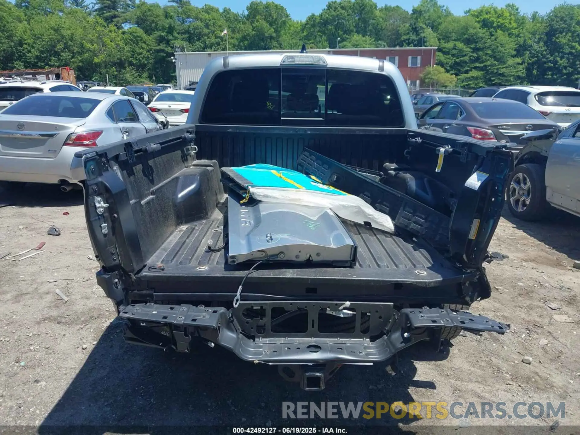 17 fotografías del automóvil dañado 3TYCZ5AN2PT141576 TOYOTA TACOMA 2023