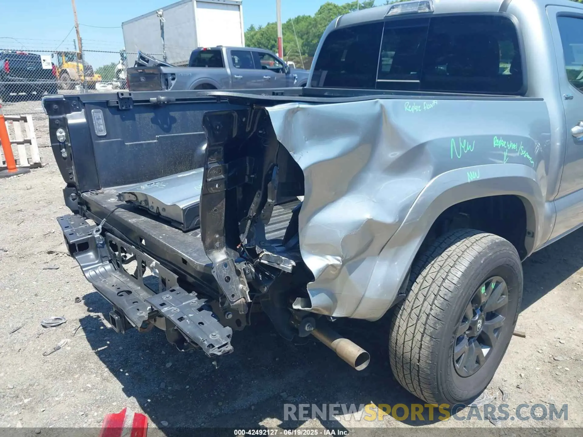6 fotografías del automóvil dañado 3TYCZ5AN2PT141576 TOYOTA TACOMA 2023