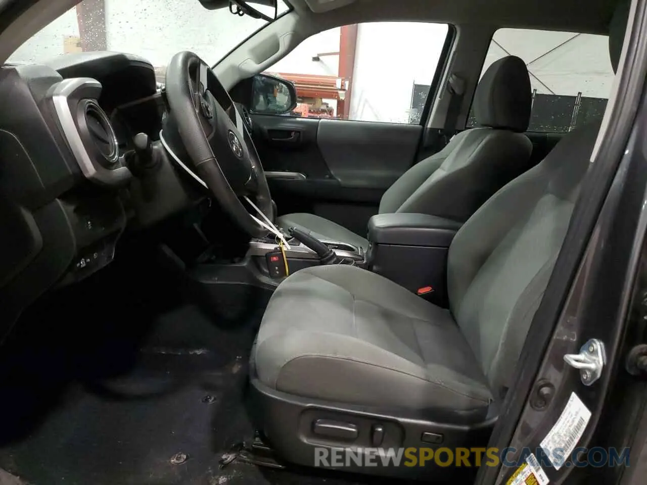 7 fotografías del automóvil dañado 3TYCZ5AN2PT144655 TOYOTA TACOMA 2023