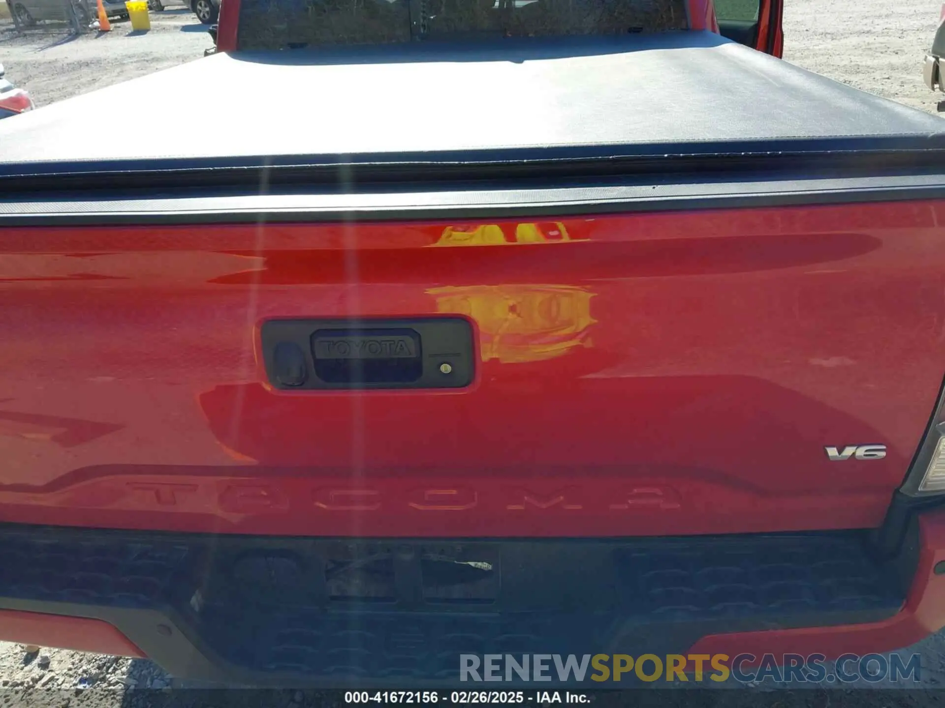 8 fotografías del automóvil dañado 3TYCZ5AN2PT165019 TOYOTA TACOMA 2023