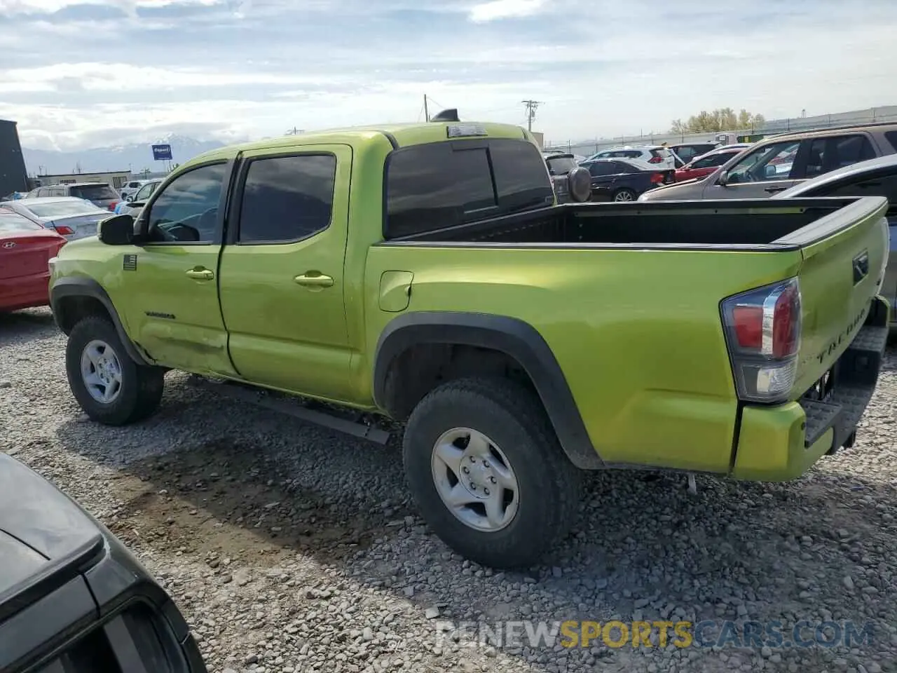2 fotografías del automóvil dañado 3TYCZ5AN2PT172293 TOYOTA TACOMA 2023