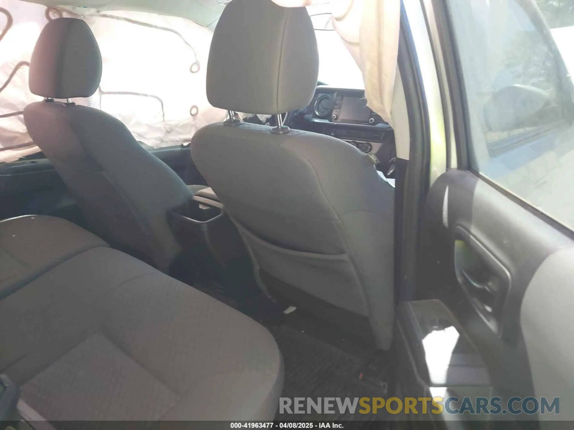 8 fotografías del automóvil dañado 3TYCZ5AN3PT135415 TOYOTA TACOMA 2023