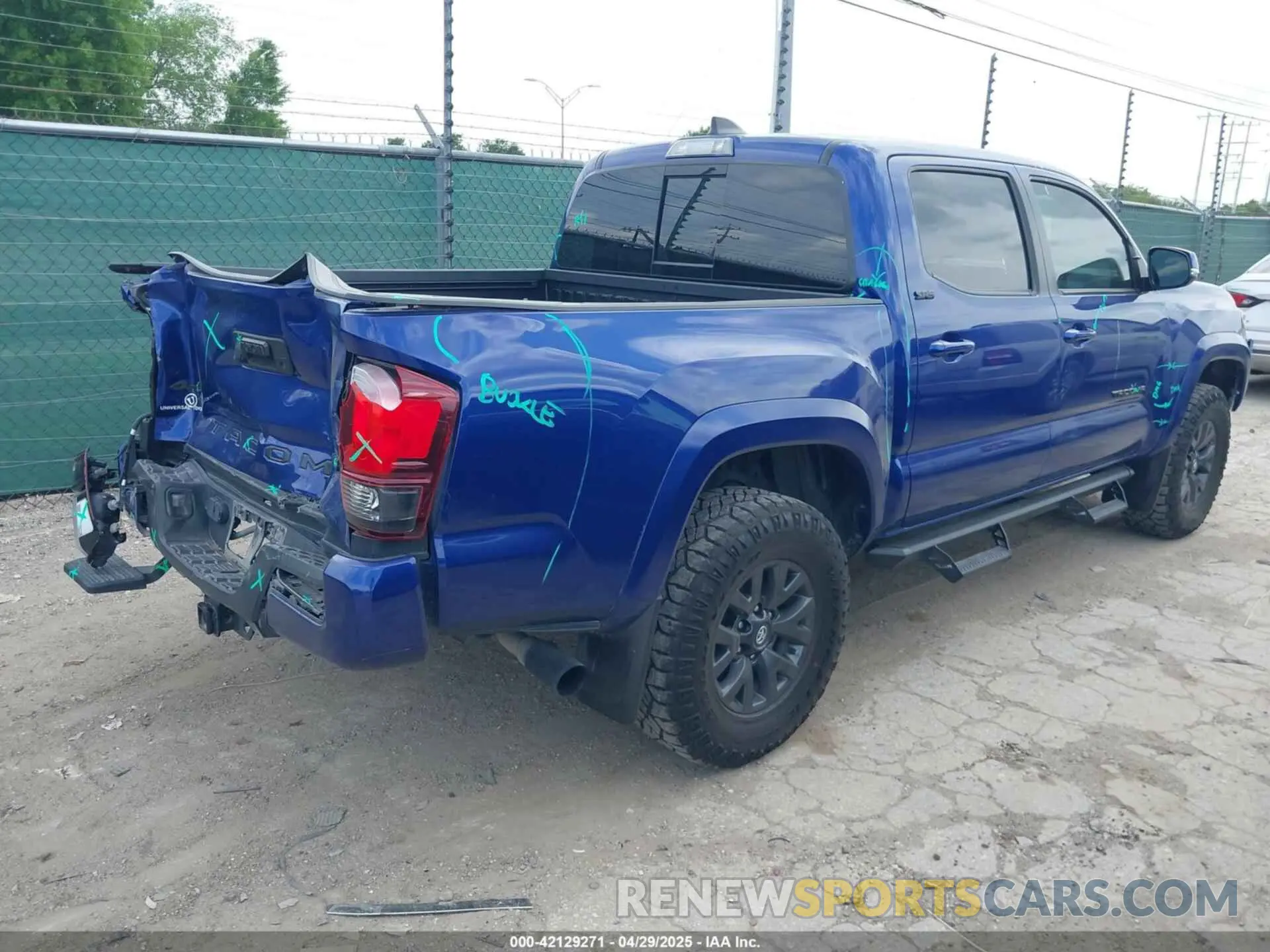 4 fotografías del automóvil dañado 3TYCZ5AN3PT154966 TOYOTA TACOMA 2023
