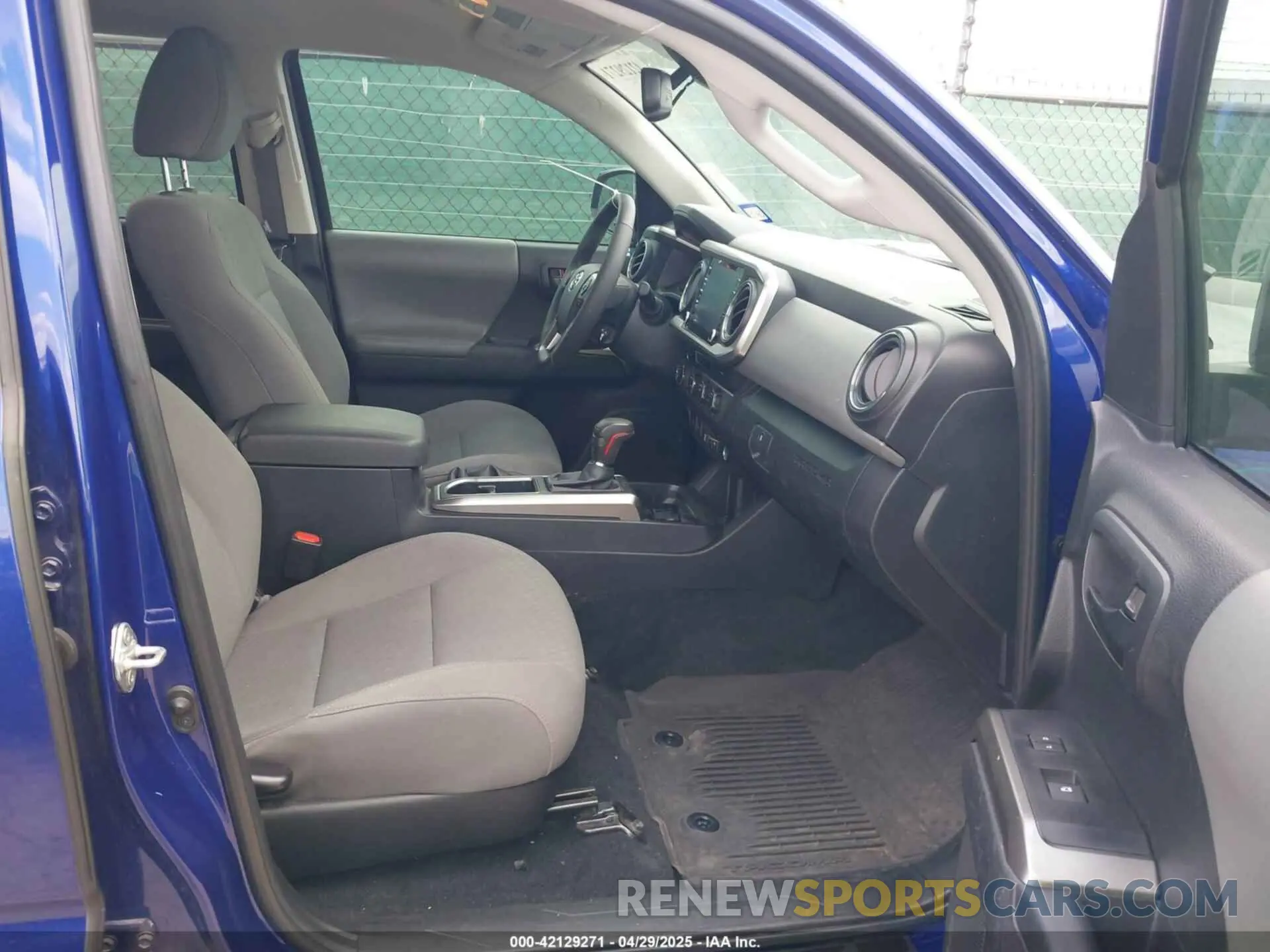 5 fotografías del automóvil dañado 3TYCZ5AN3PT154966 TOYOTA TACOMA 2023