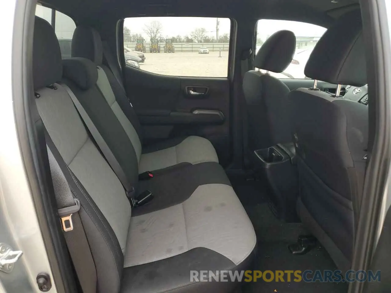 10 fotografías del automóvil dañado 3TYCZ5AN3PT156877 TOYOTA TACOMA 2023