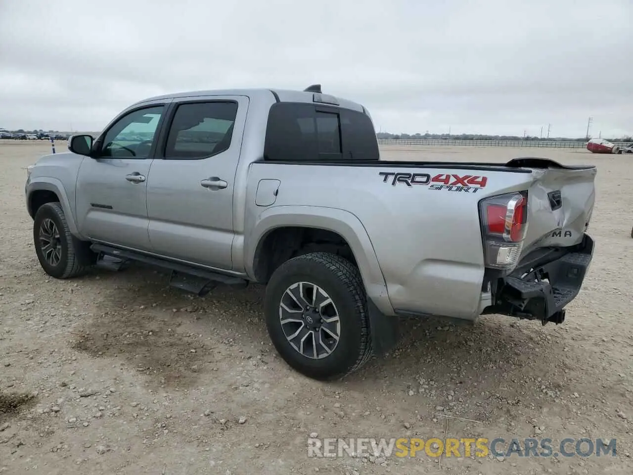 2 fotografías del automóvil dañado 3TYCZ5AN3PT156877 TOYOTA TACOMA 2023