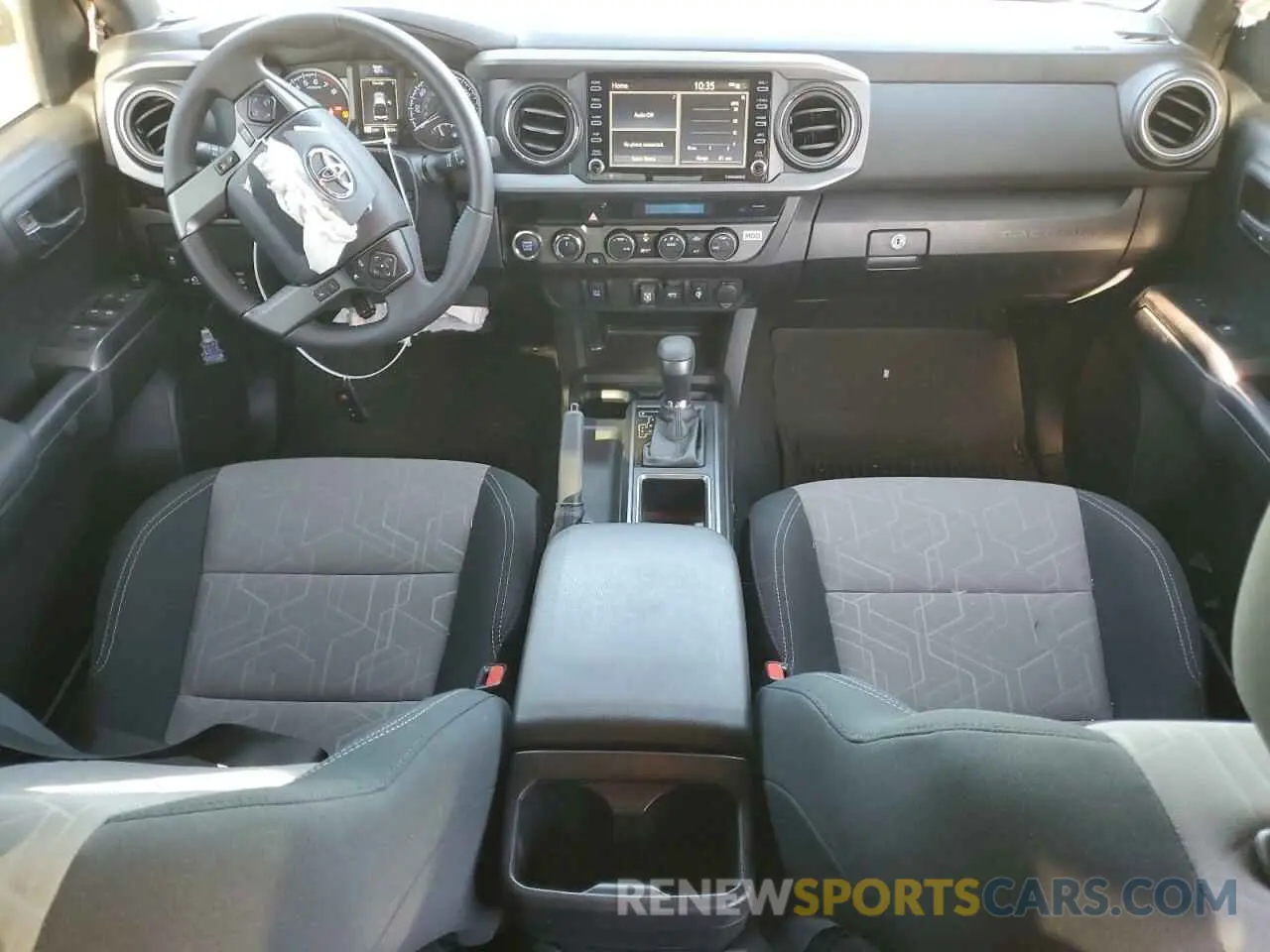 8 fotografías del automóvil dañado 3TYCZ5AN3PT174828 TOYOTA TACOMA 2023