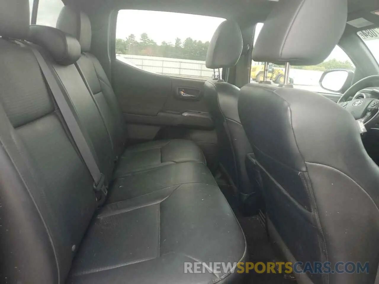 10 fotografías del automóvil dañado 3TYCZ5AN4PT111429 TOYOTA TACOMA 2023