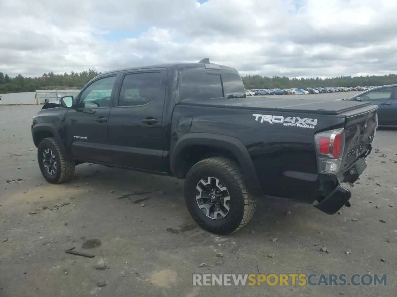 2 fotografías del automóvil dañado 3TYCZ5AN4PT111429 TOYOTA TACOMA 2023