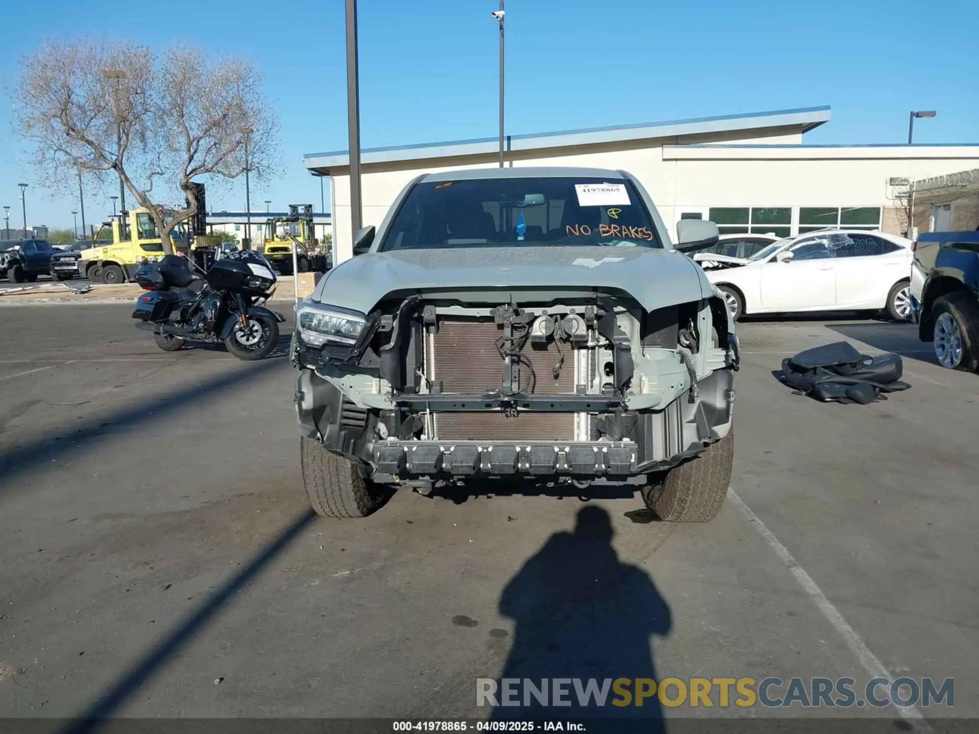 6 fotografías del automóvil dañado 3TYCZ5AN4PT123631 TOYOTA TACOMA 2023