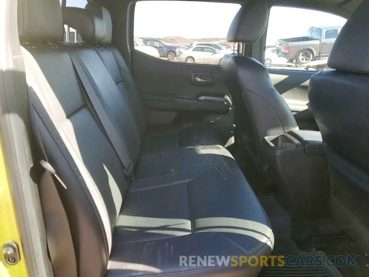 10 fotografías del automóvil dañado 3TYCZ5AN4PT127047 TOYOTA TACOMA 2023