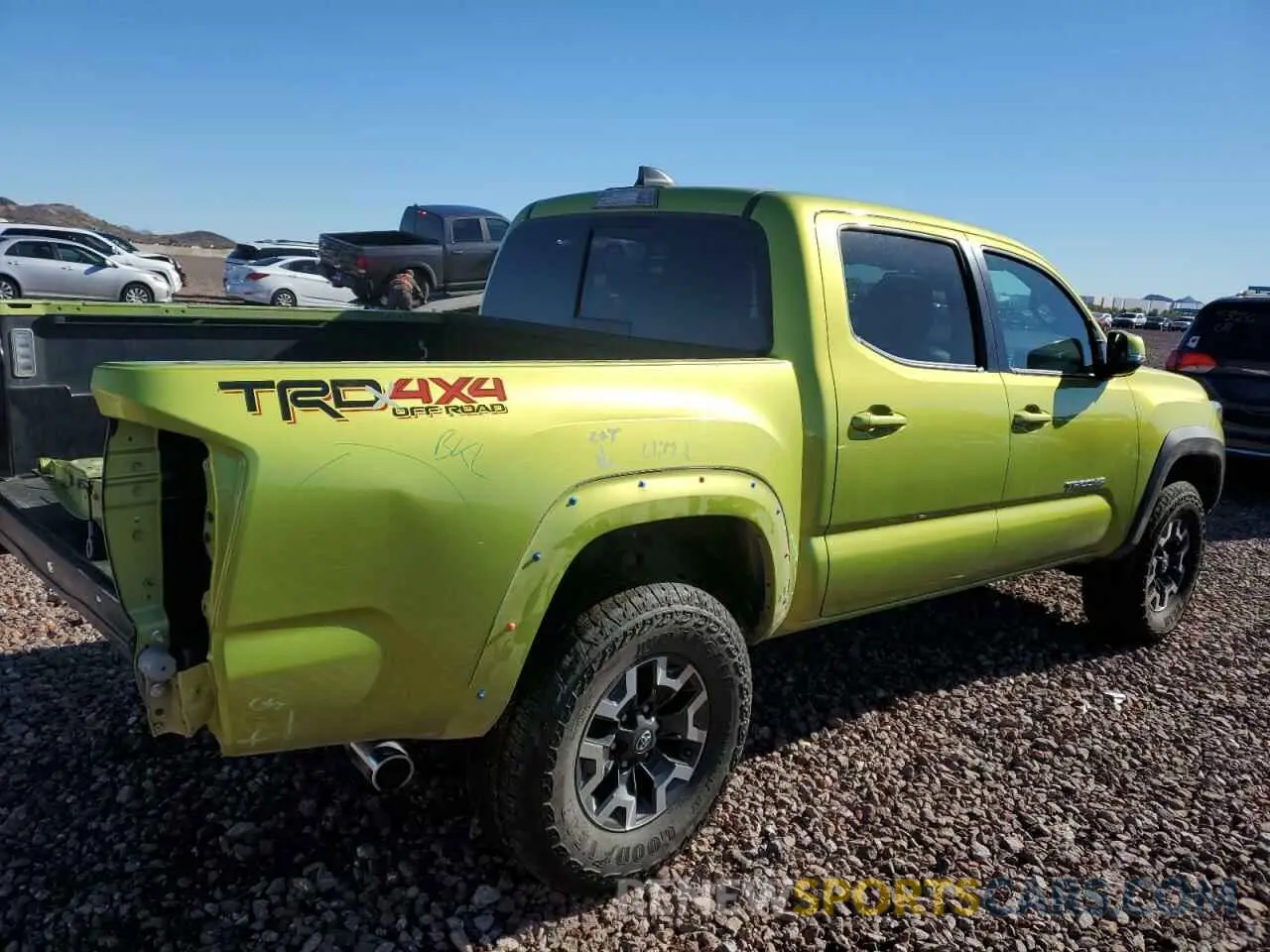 3 fotografías del automóvil dañado 3TYCZ5AN4PT127047 TOYOTA TACOMA 2023