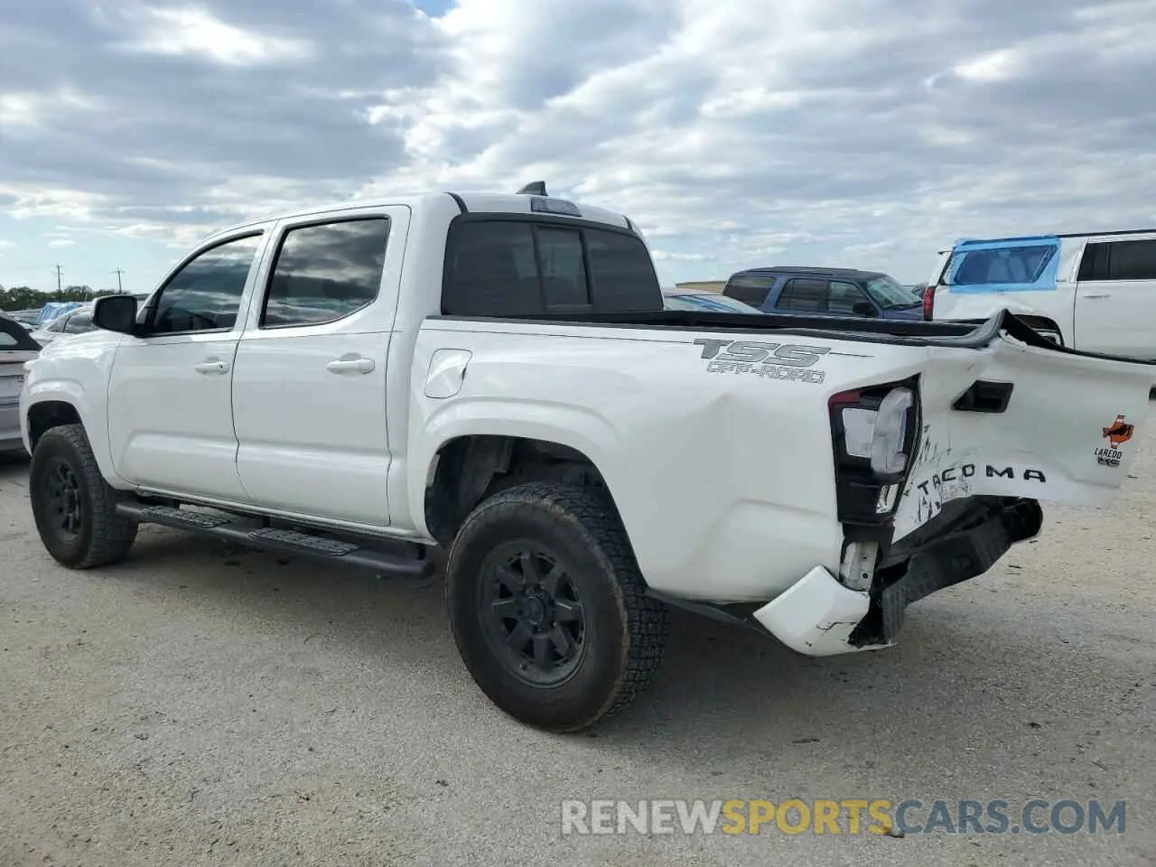2 fotografías del automóvil dañado 3TYCZ5AN4PT154314 TOYOTA TACOMA 2023