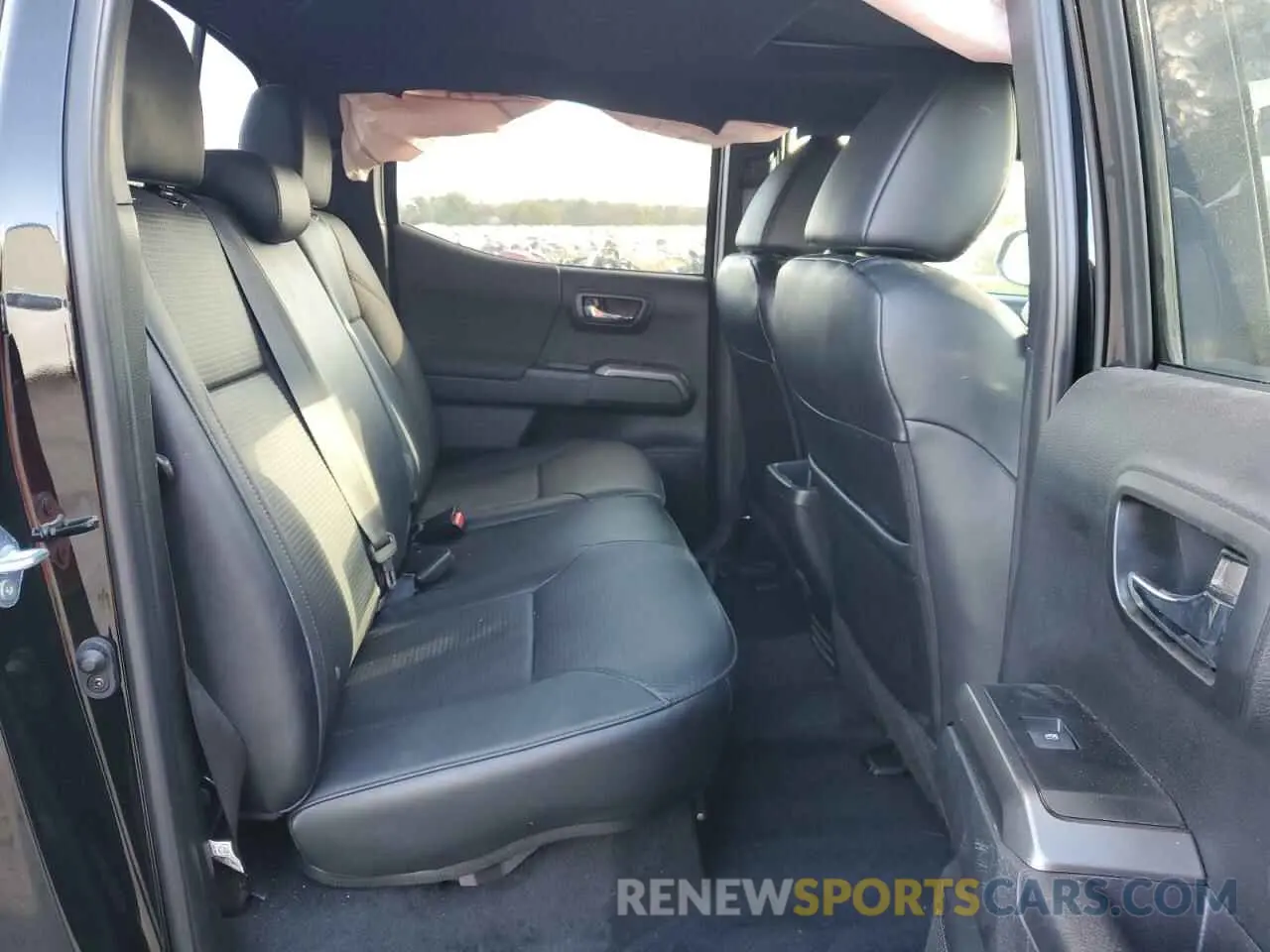 10 fotografías del automóvil dañado 3TYCZ5AN4PT172537 TOYOTA TACOMA 2023