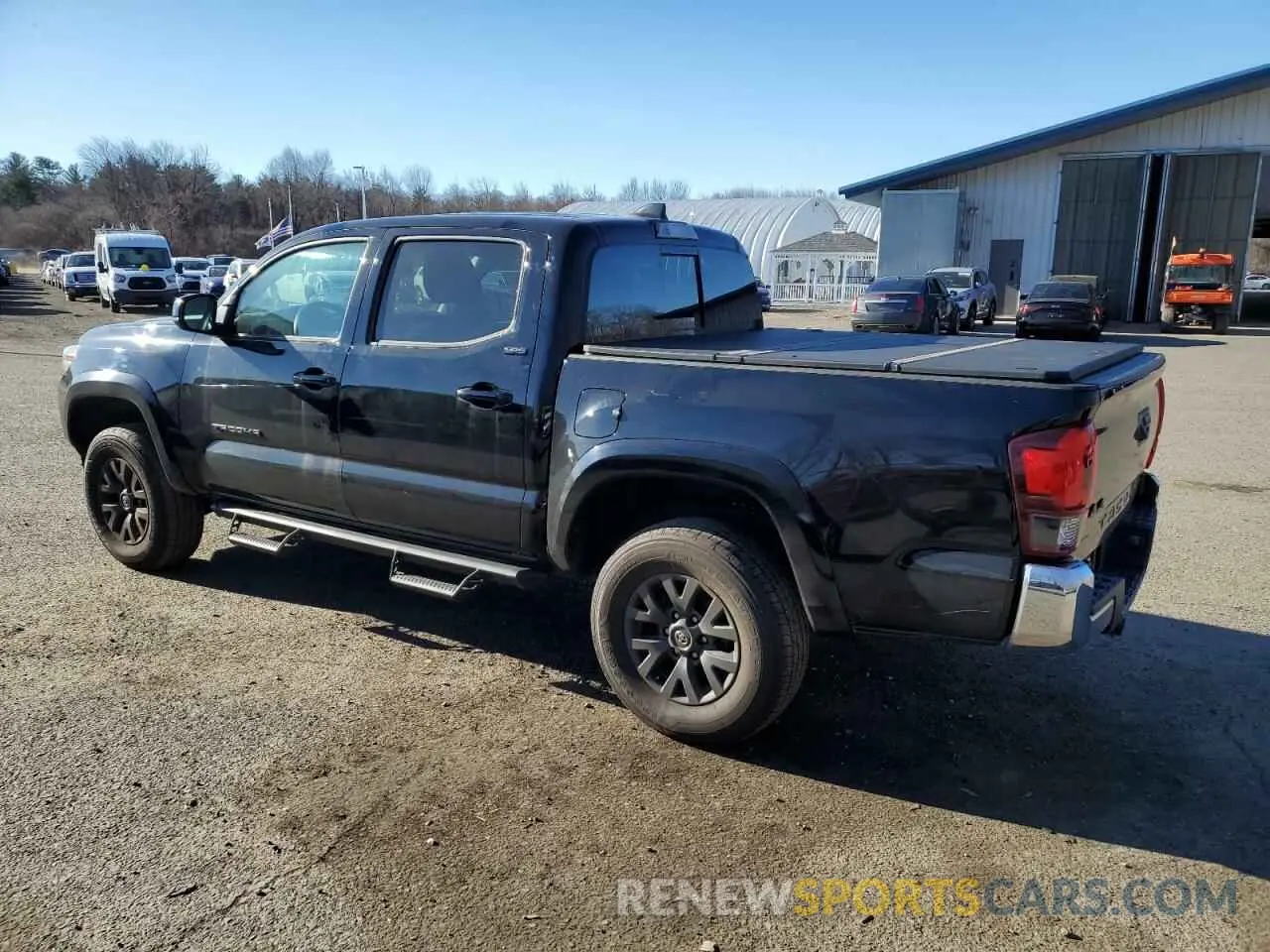2 fotografías del automóvil dañado 3TYCZ5AN5PT127428 TOYOTA TACOMA 2023