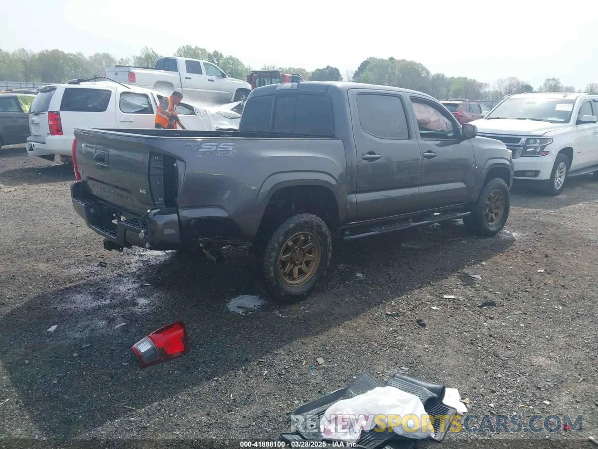 4 fotografías del automóvil dañado 3TYCZ5AN5PT144908 TOYOTA TACOMA 2023