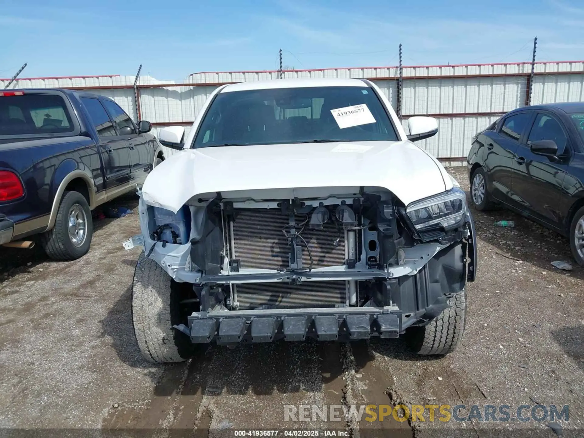 13 fotografías del automóvil dañado 3TYCZ5AN5PT151681 TOYOTA TACOMA 2023