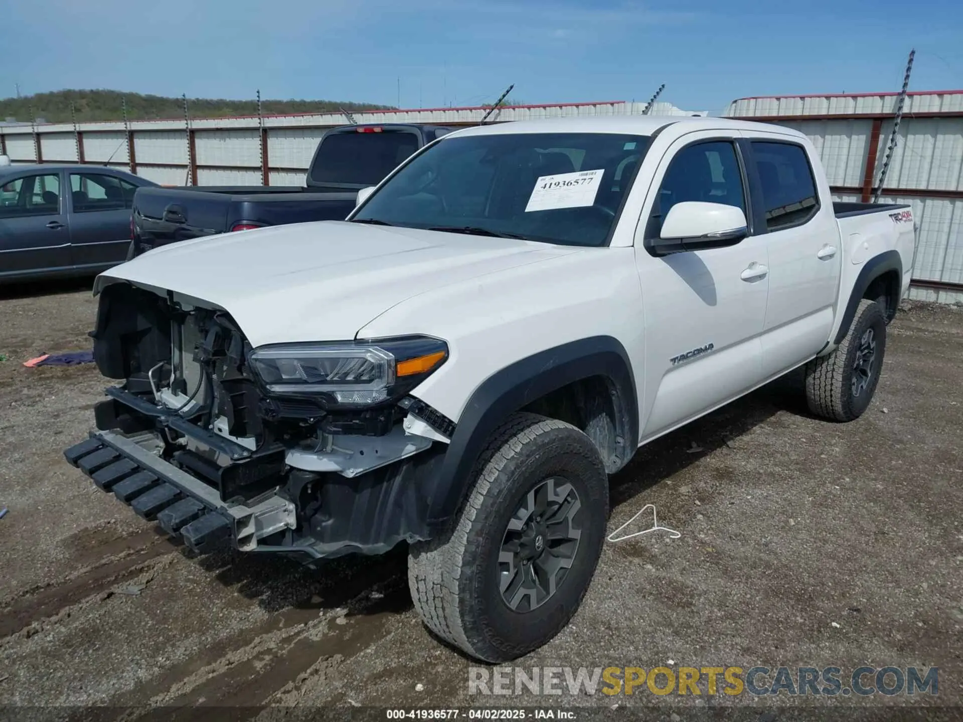 2 fotografías del automóvil dañado 3TYCZ5AN5PT151681 TOYOTA TACOMA 2023