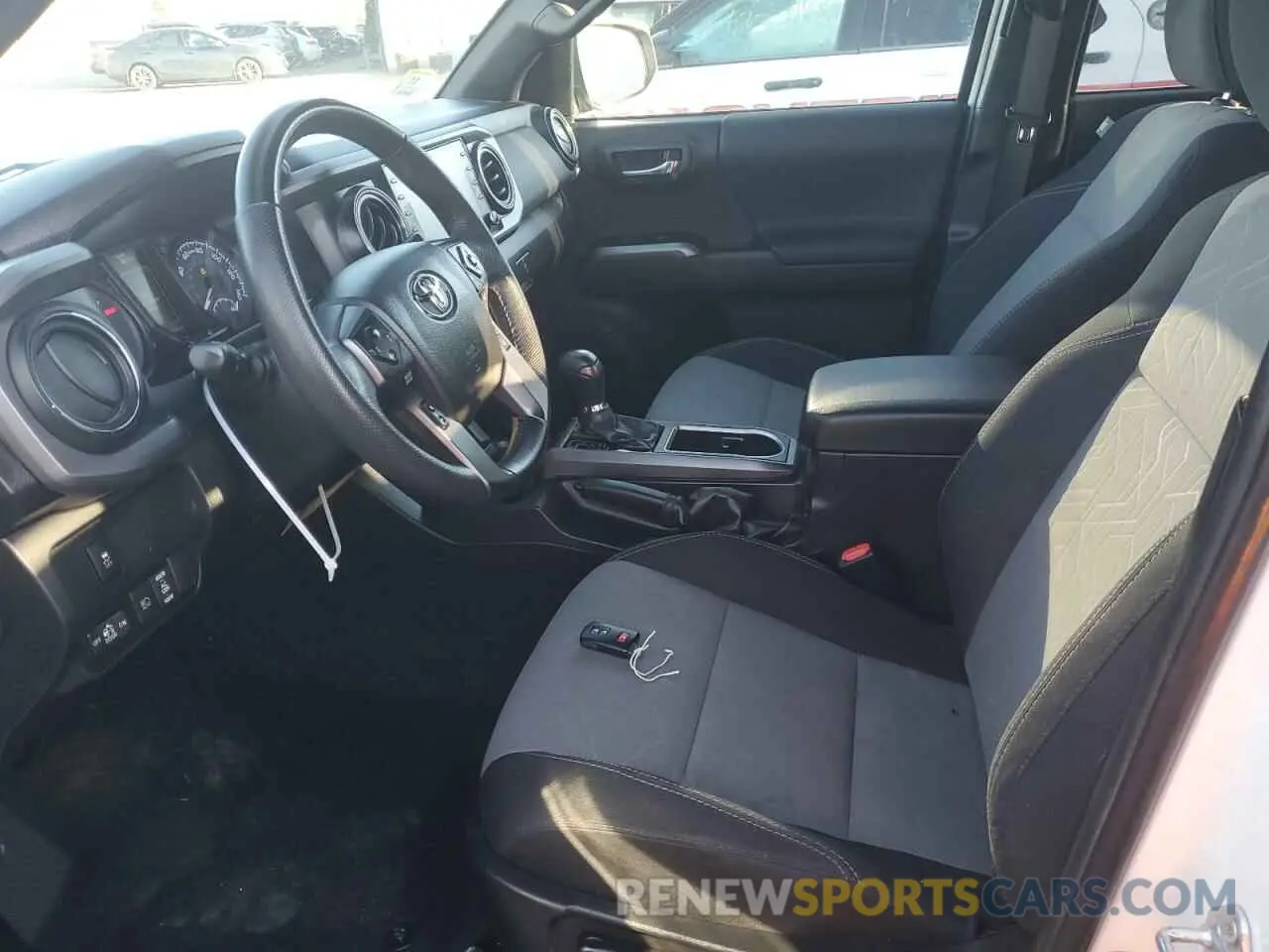7 fotografías del automóvil dañado 3TYCZ5AN6PT106507 TOYOTA TACOMA 2023