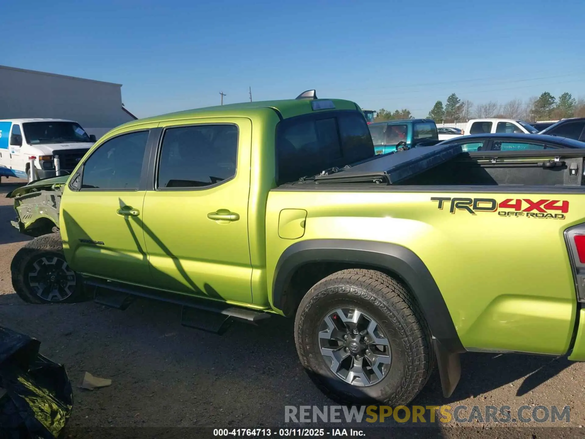 15 fotografías del automóvil dañado 3TYCZ5AN6PT152645 TOYOTA TACOMA 2023