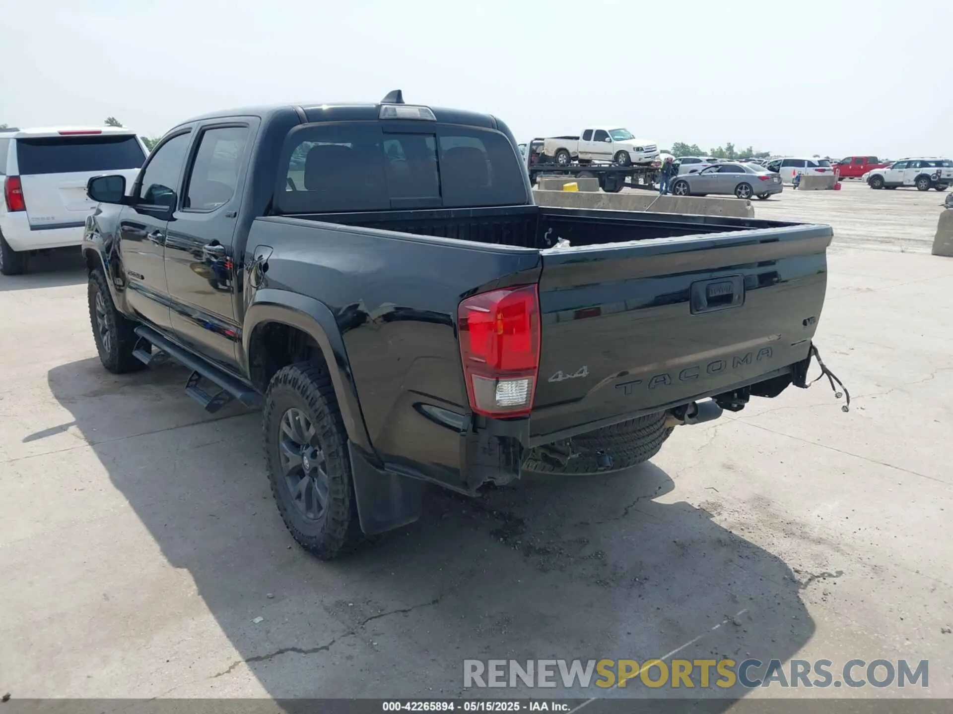 3 fotografías del automóvil dañado 3TYCZ5AN6PT167436 TOYOTA TACOMA 2023