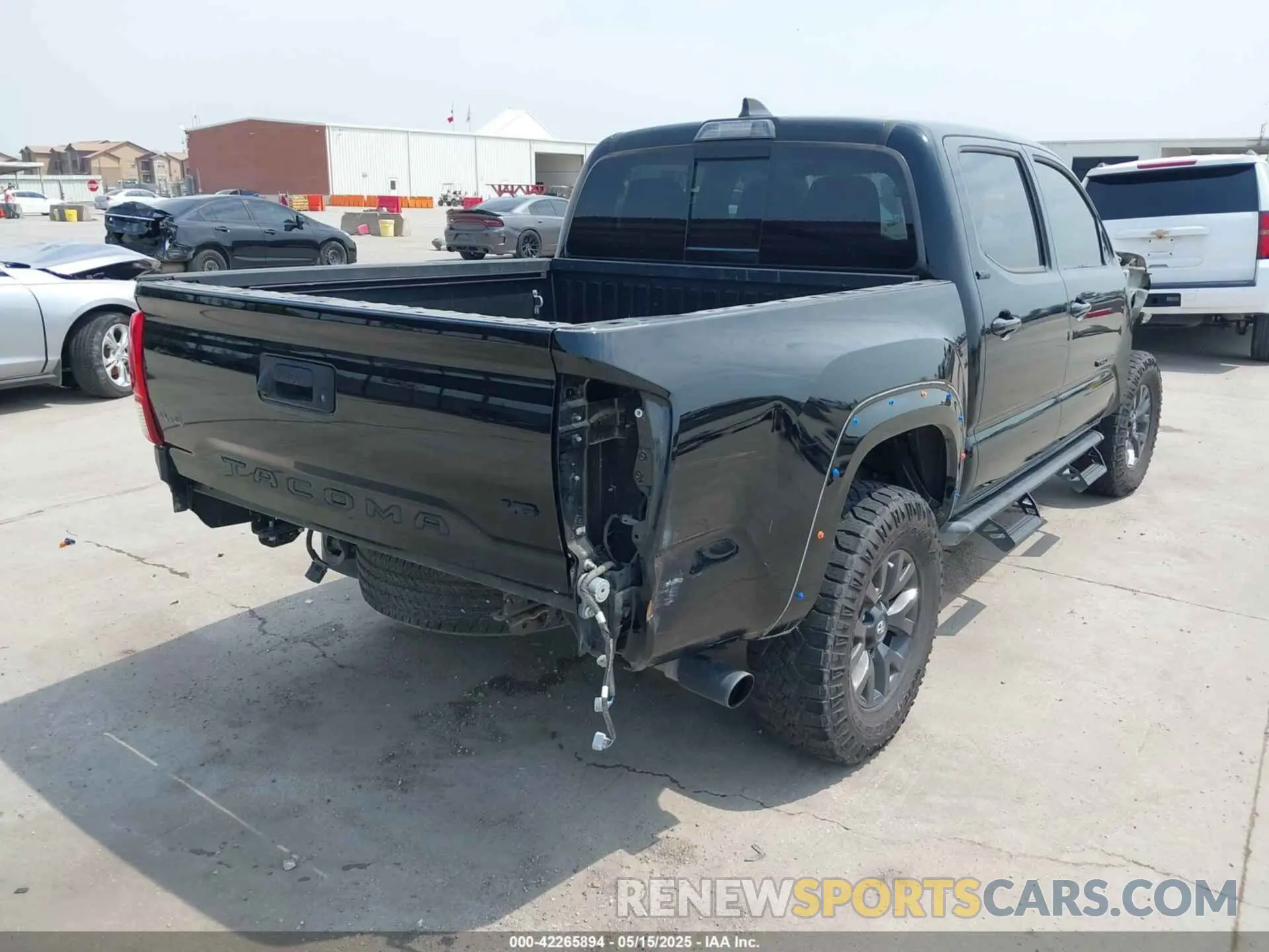 4 fotografías del automóvil dañado 3TYCZ5AN6PT167436 TOYOTA TACOMA 2023
