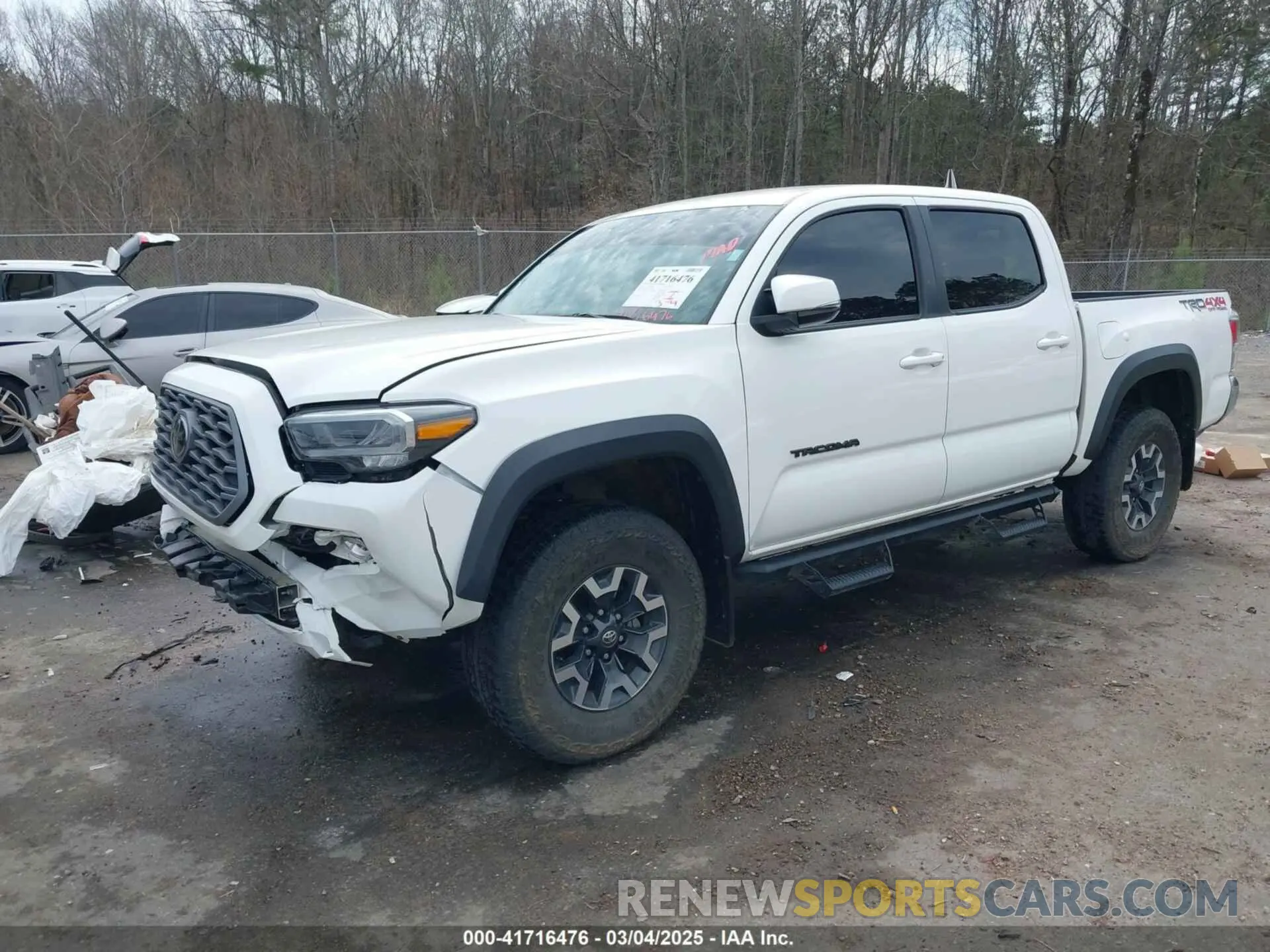 2 fotografías del automóvil dañado 3TYCZ5AN7PT125454 TOYOTA TACOMA 2023