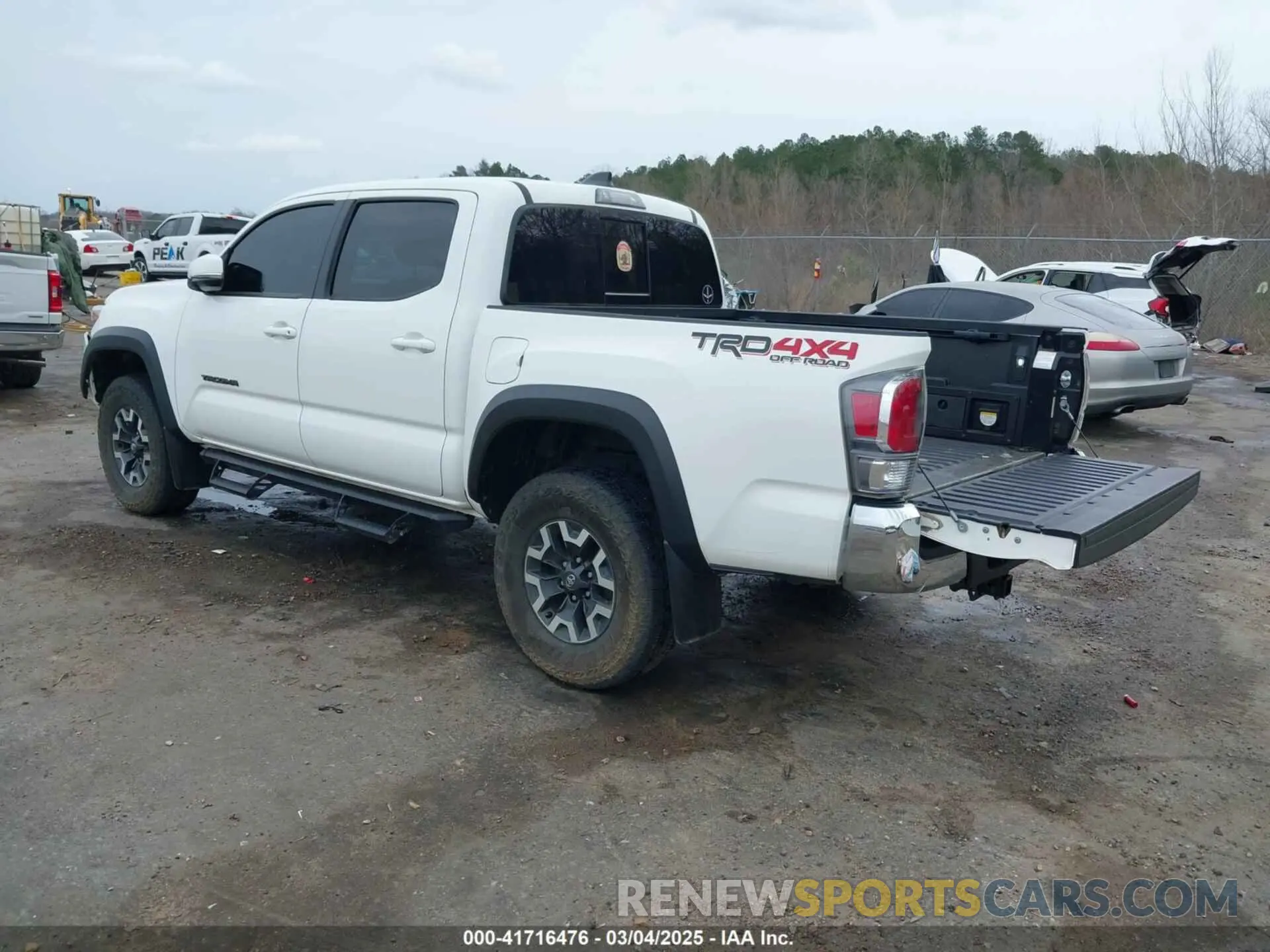 3 fotografías del automóvil dañado 3TYCZ5AN7PT125454 TOYOTA TACOMA 2023