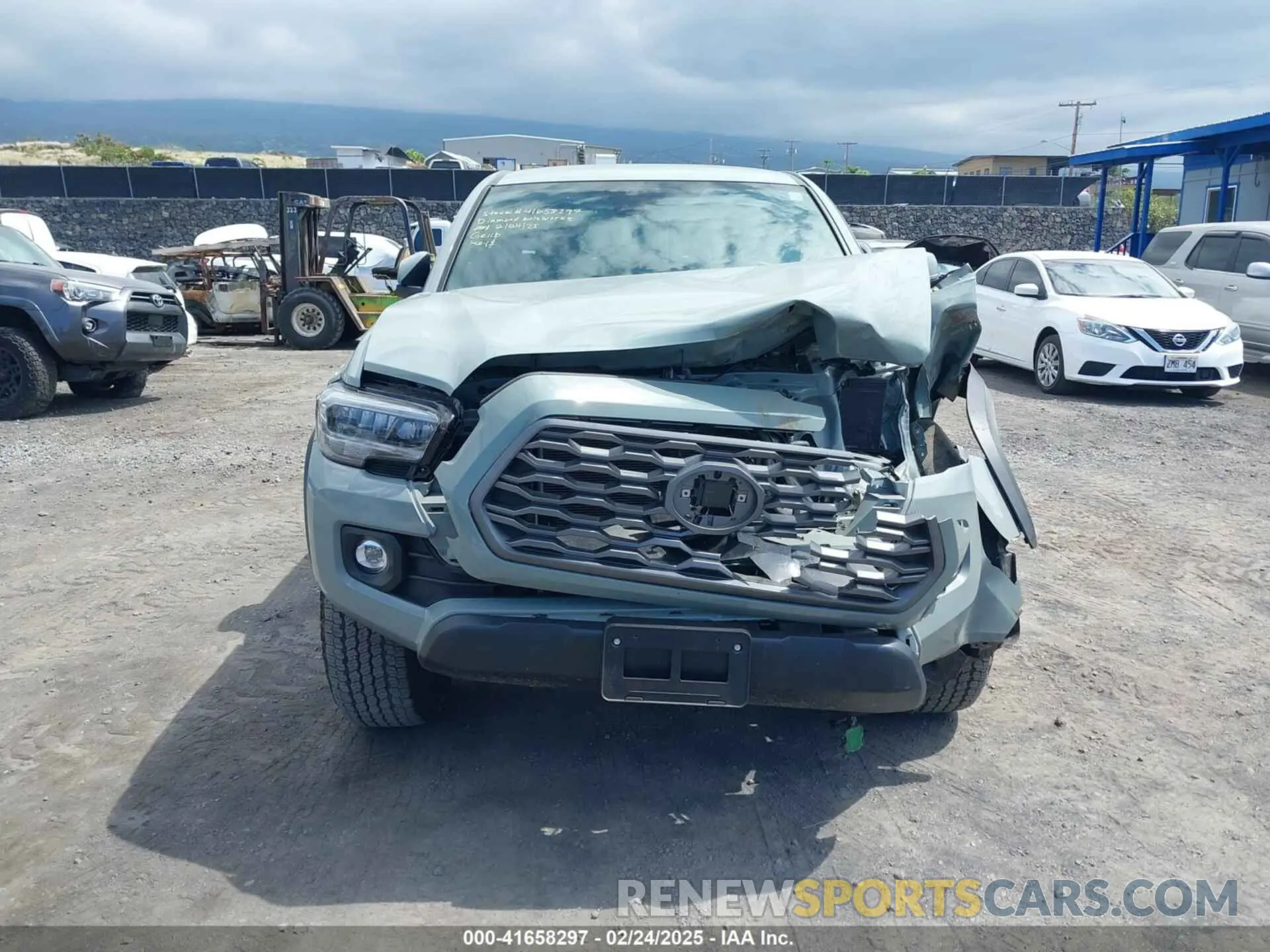 12 fotografías del automóvil dañado 3TYCZ5AN7PT145185 TOYOTA TACOMA 2023