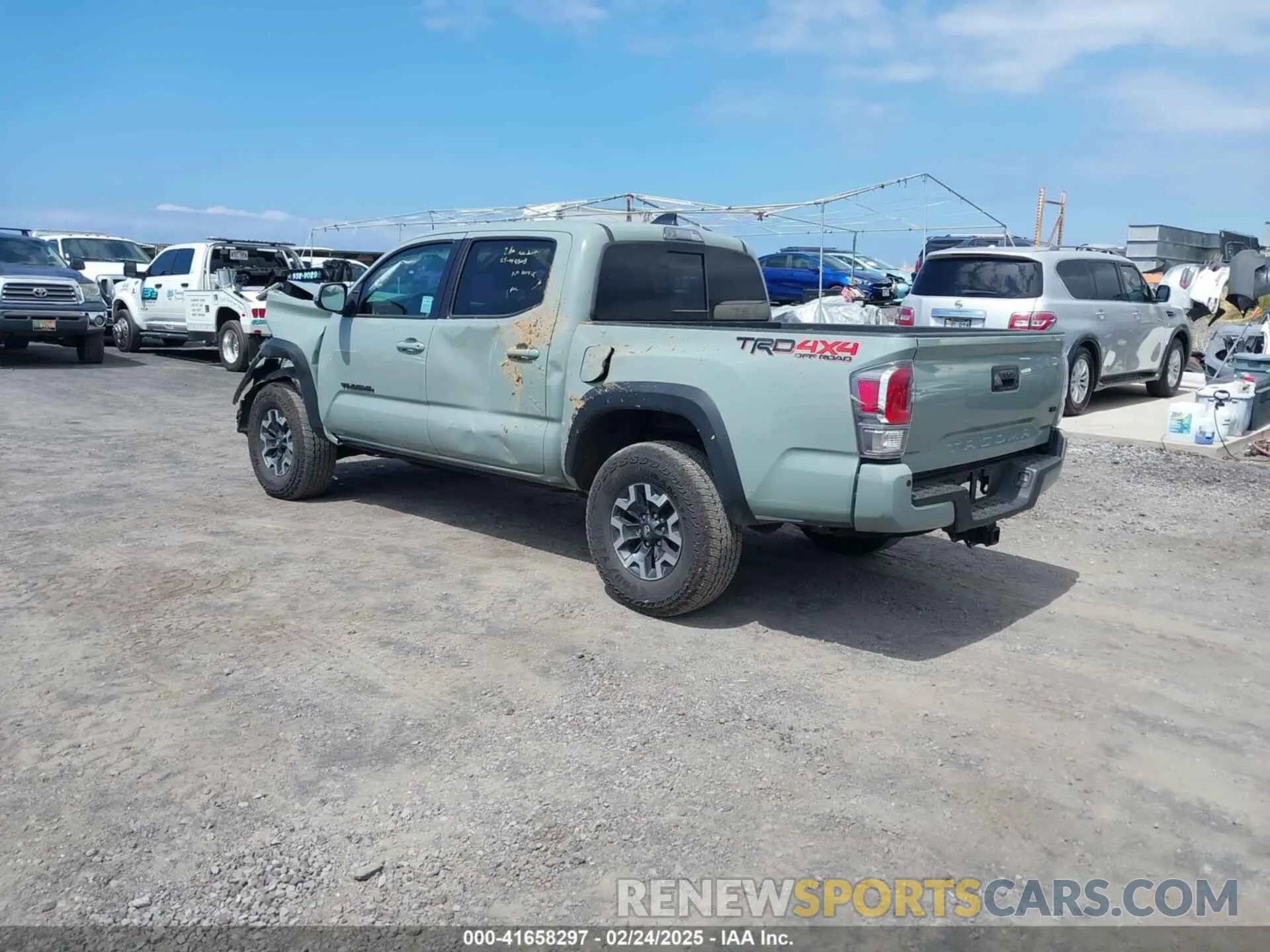 3 fotografías del automóvil dañado 3TYCZ5AN7PT145185 TOYOTA TACOMA 2023
