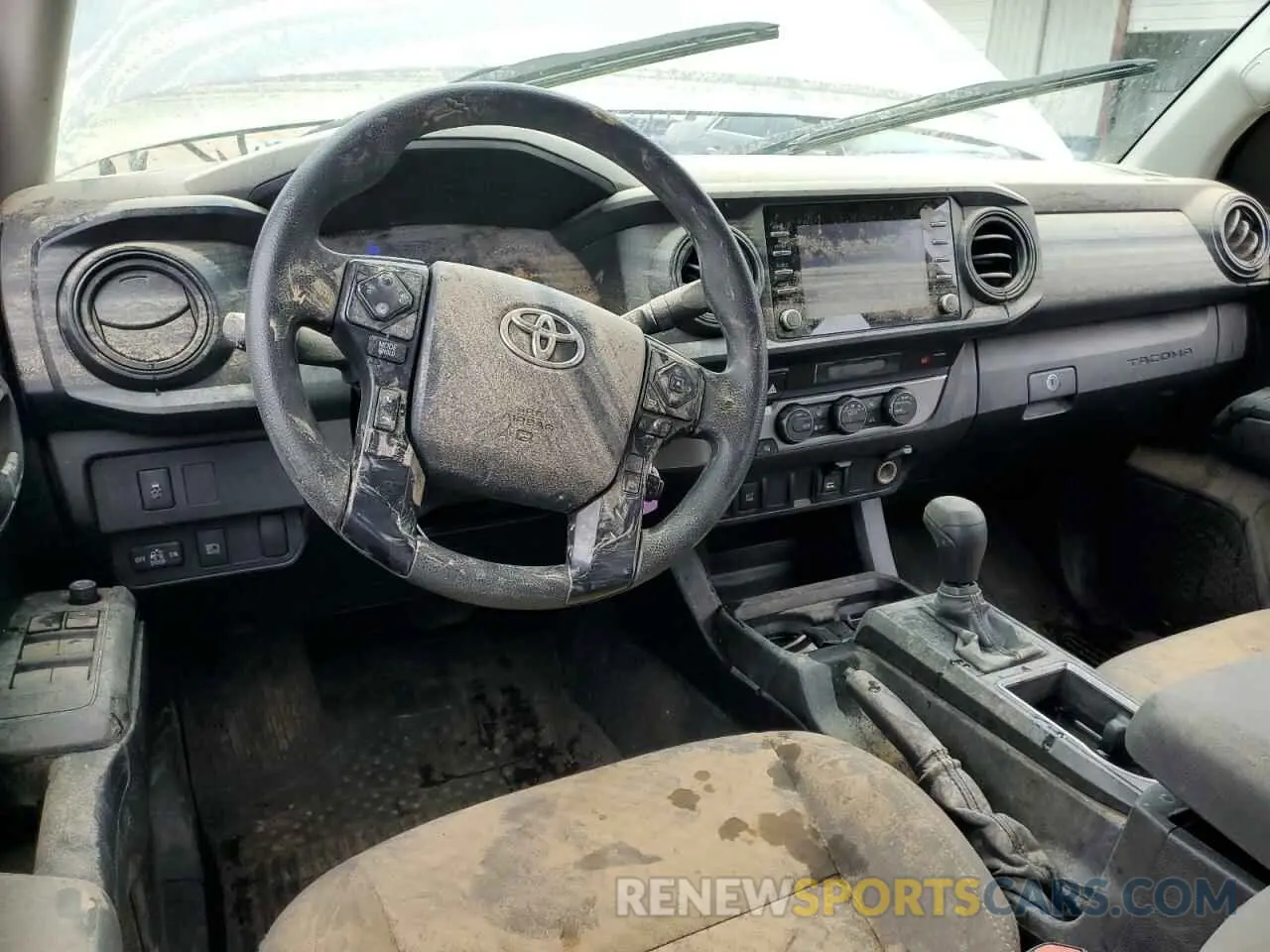 8 fotografías del automóvil dañado 3TYCZ5AN7PT154498 TOYOTA TACOMA 2023