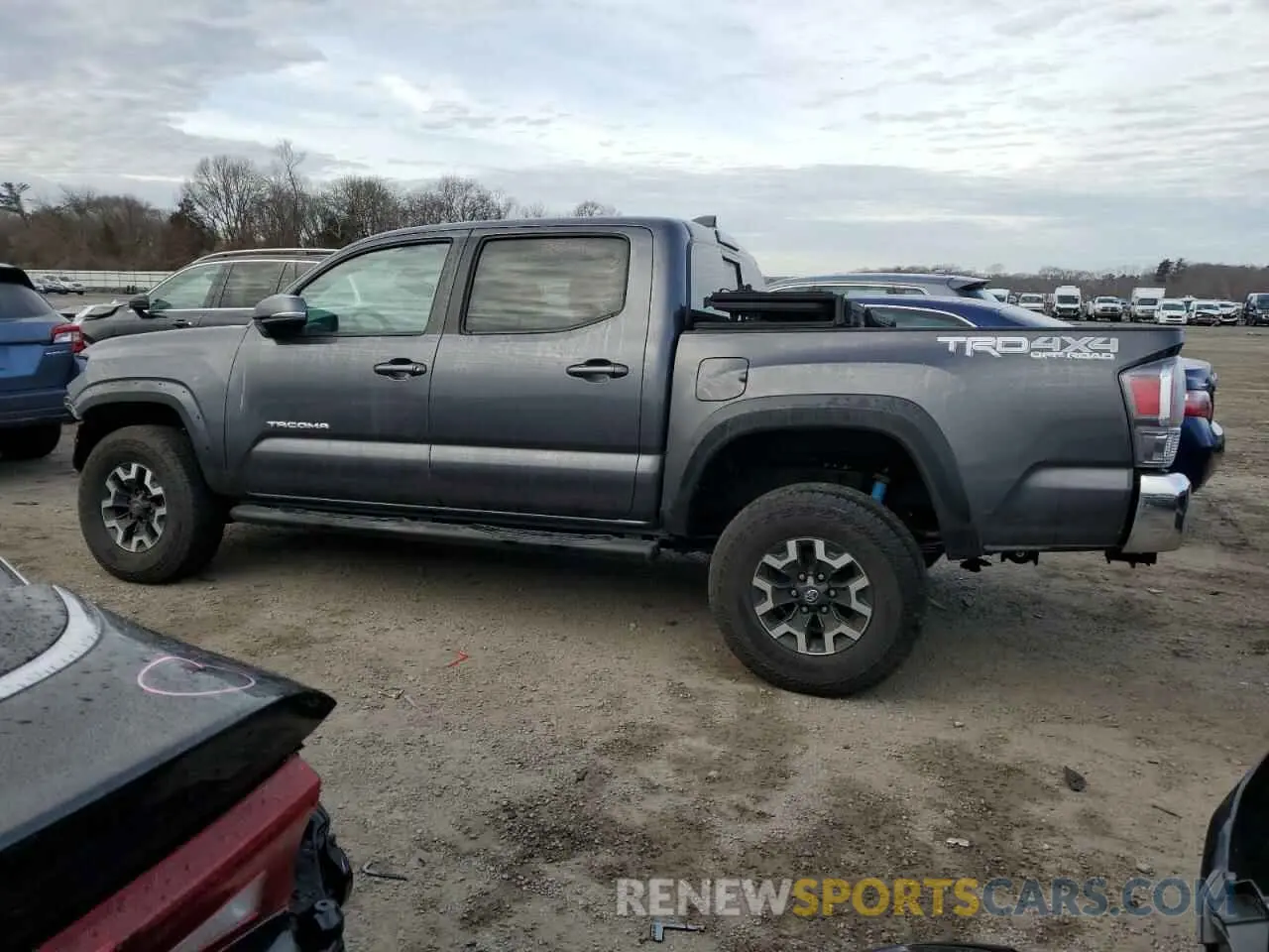 2 fotografías del automóvil dañado 3TYCZ5AN7PT159961 TOYOTA TACOMA 2023