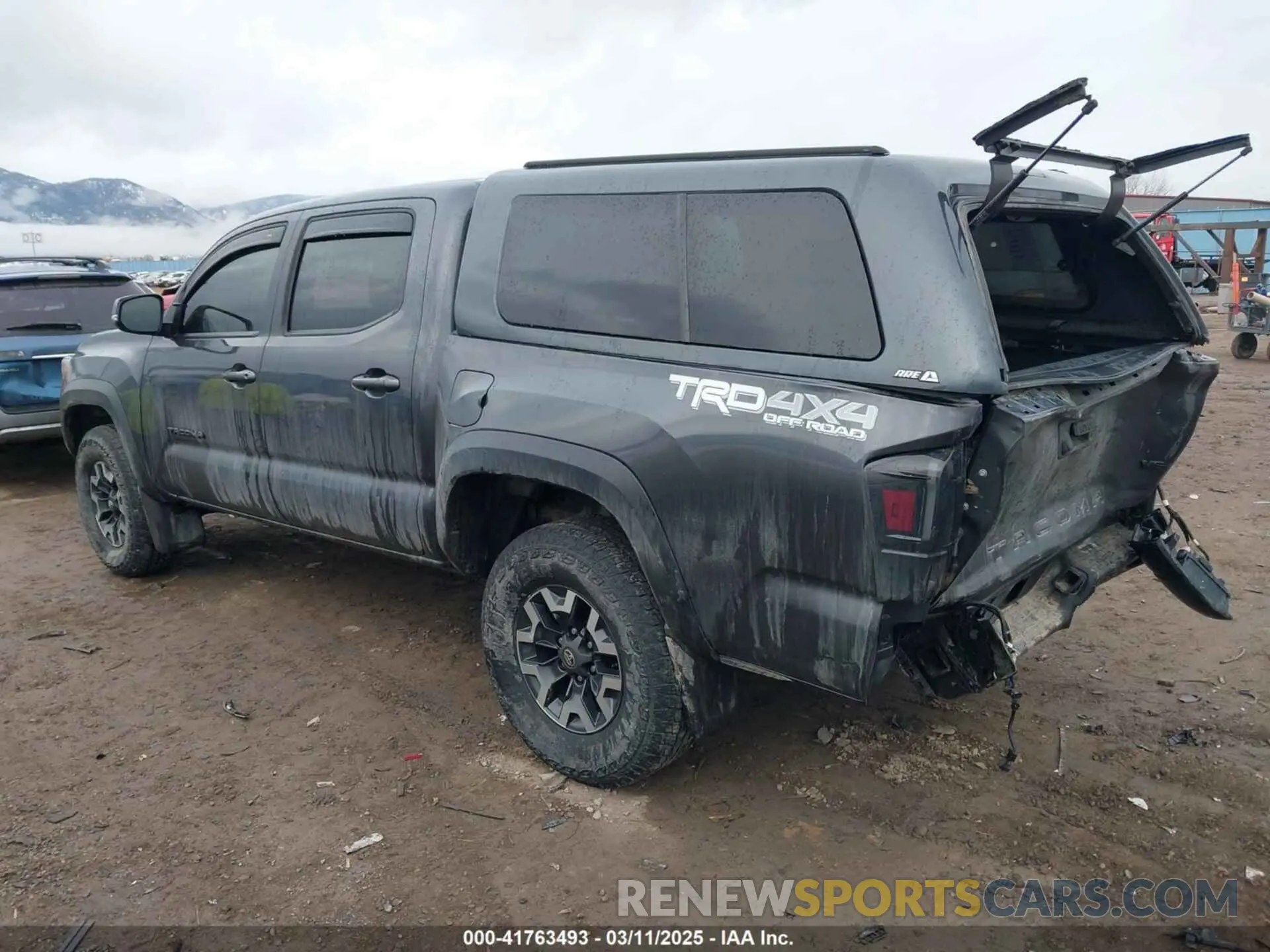 3 fotografías del automóvil dañado 3TYCZ5AN7PT161385 TOYOTA TACOMA 2023