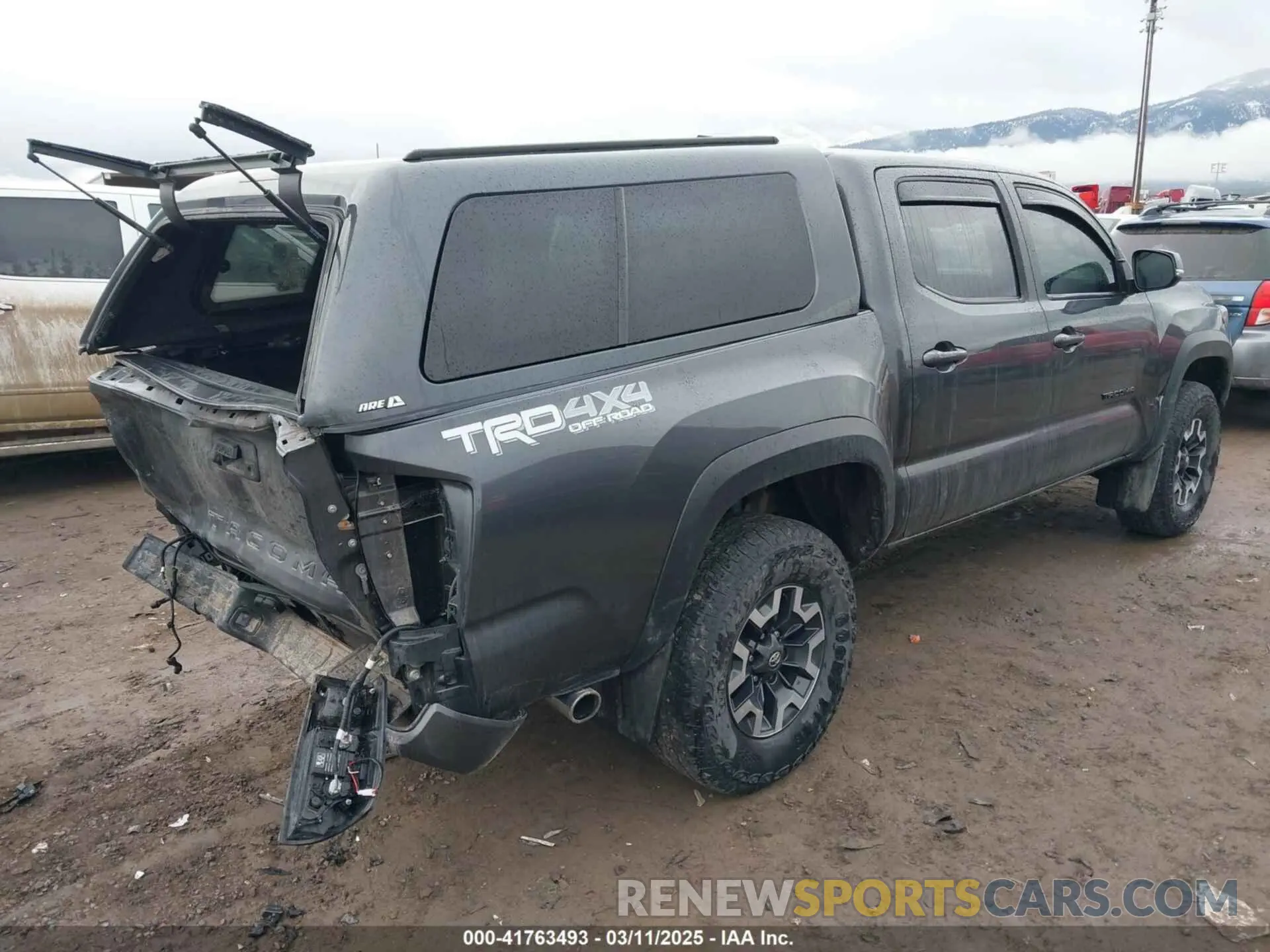 4 fotografías del automóvil dañado 3TYCZ5AN7PT161385 TOYOTA TACOMA 2023