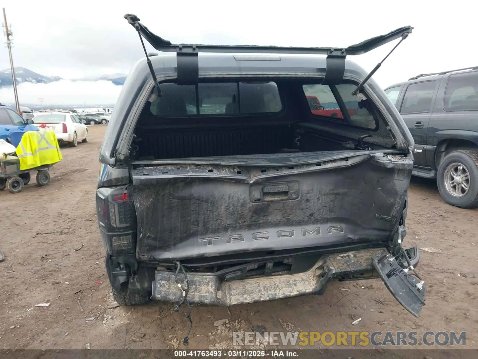 6 fotografías del automóvil dañado 3TYCZ5AN7PT161385 TOYOTA TACOMA 2023